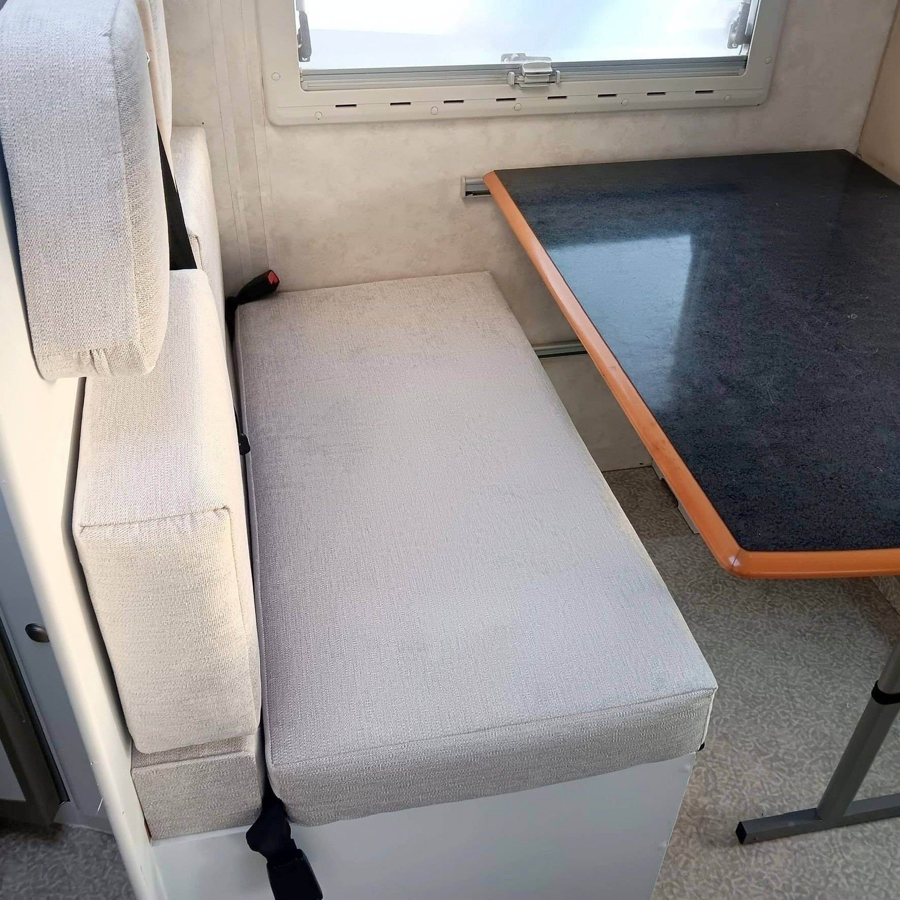 Car Caravane Jumper 2,8