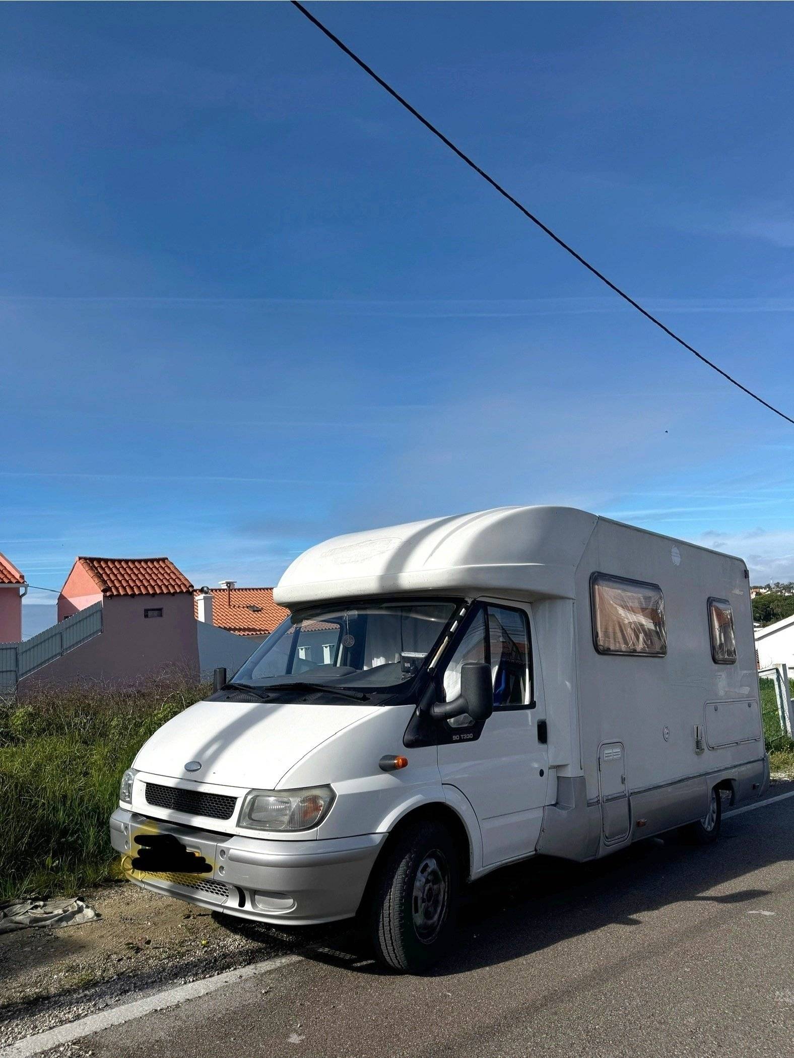 Voorkant 3/4 Ford - Yescapa