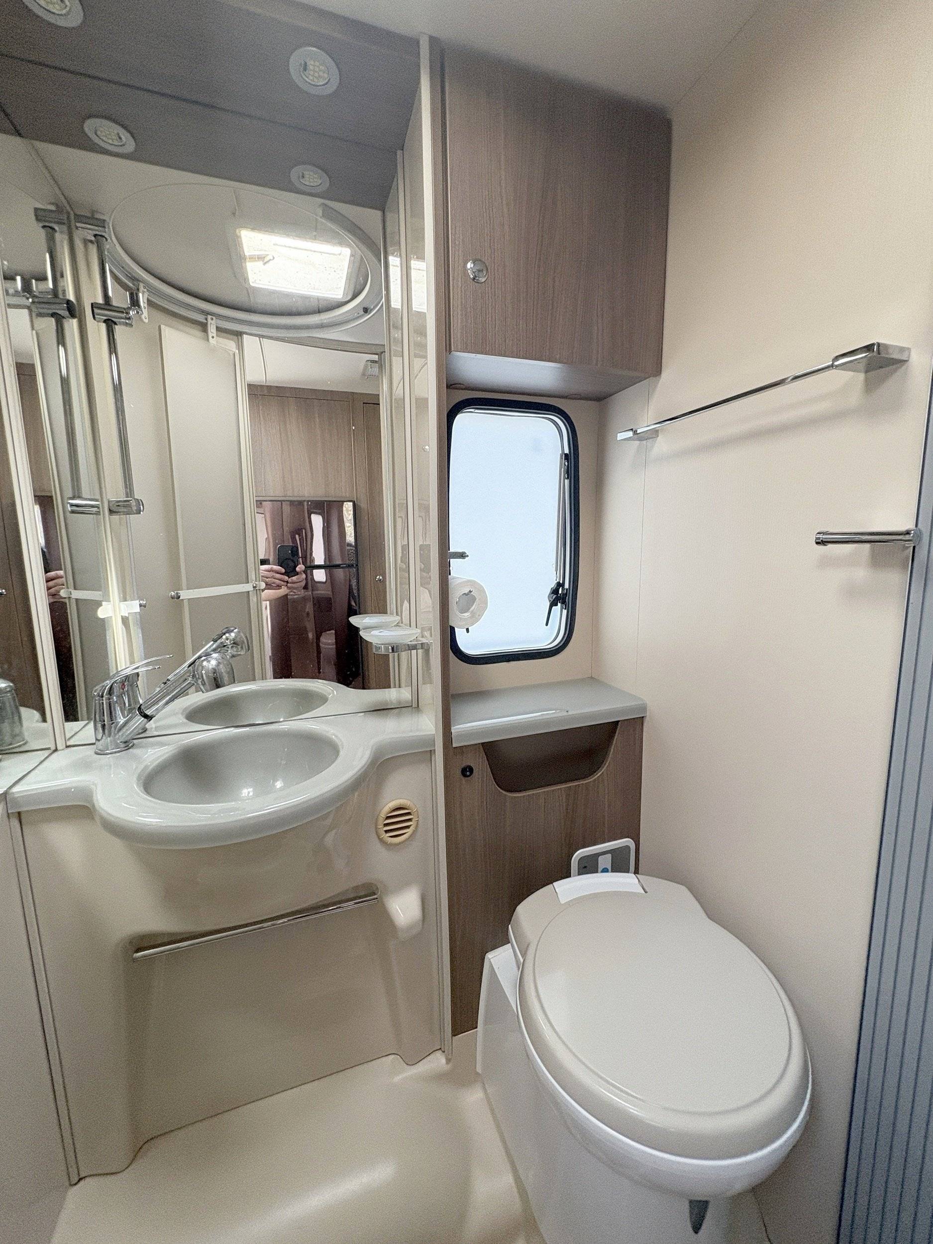 Challenger CHALLENGER GENESIS 33