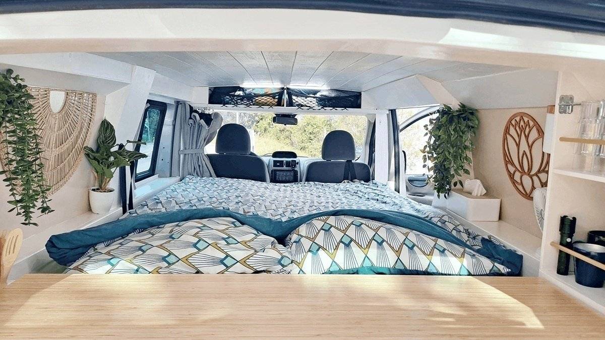 Berth Peugeot Expert - Yescapa