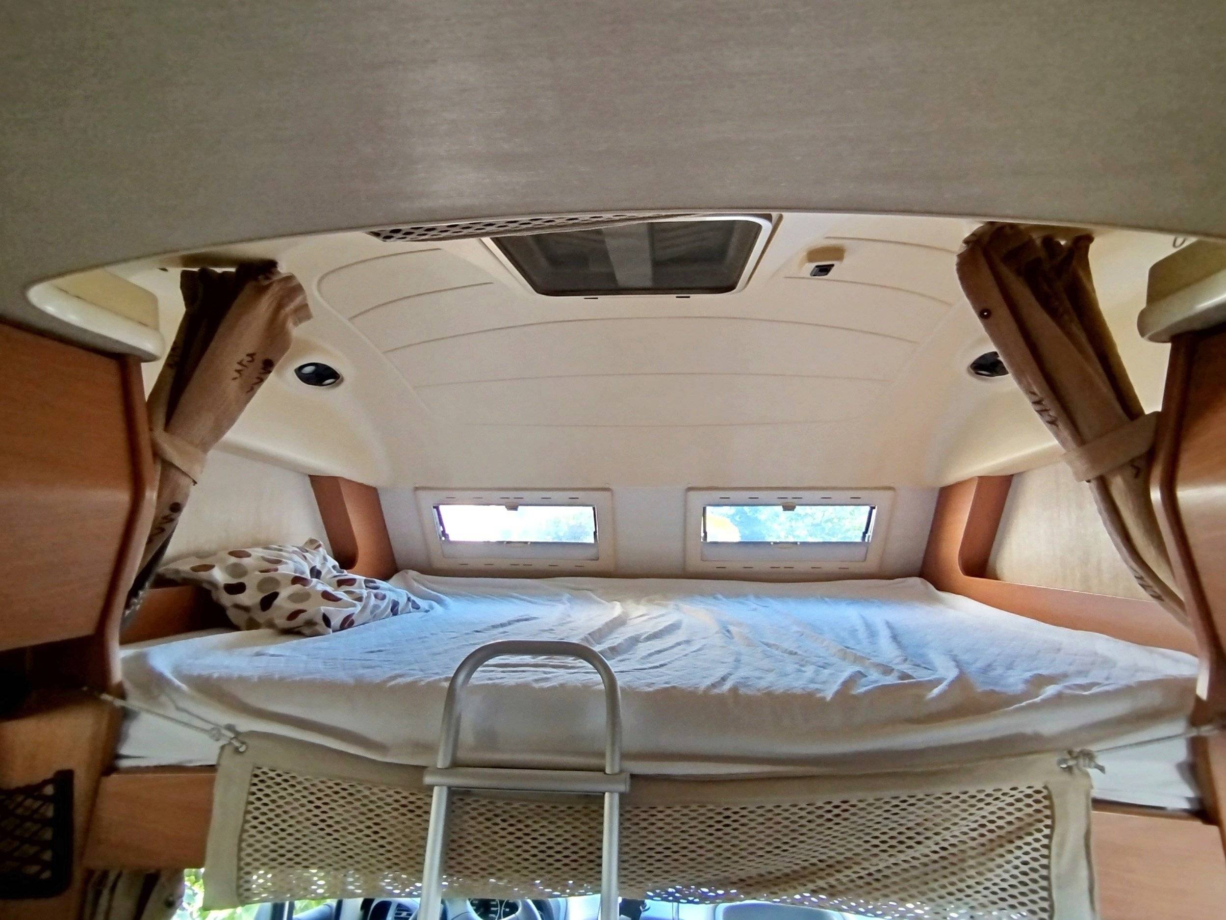 Berth Fiat FIAT DUCATO - Yescapa