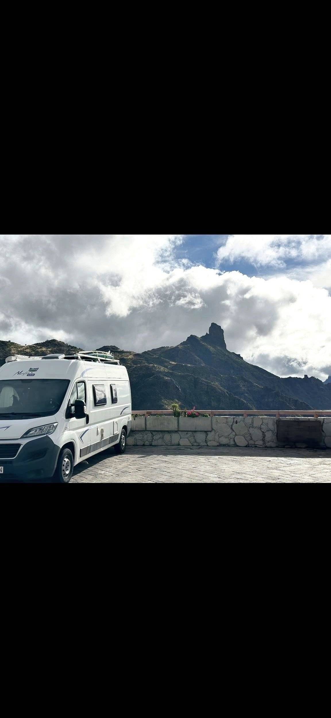 Front view from 3/4 Fiat Ducato 2,2 l Multijet 130 ch. - Yescapa