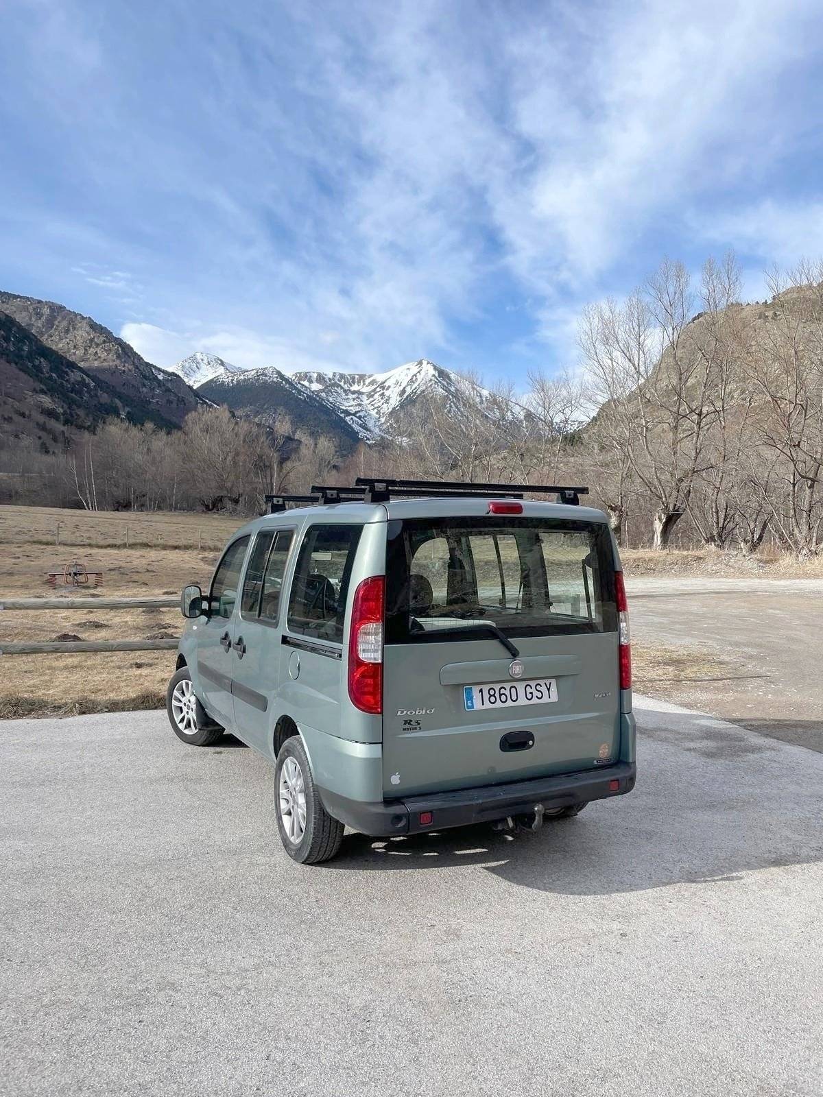 Rear view Fiat Fiat Doblo - Yescapa