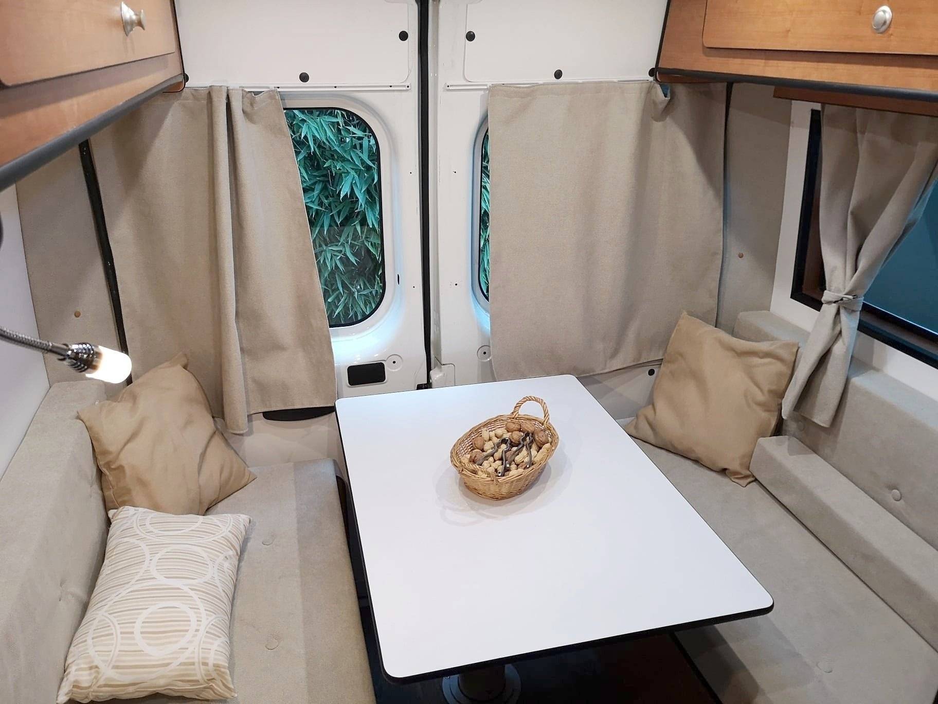 Dinette Fiat Fiat Ducato - Yescapa