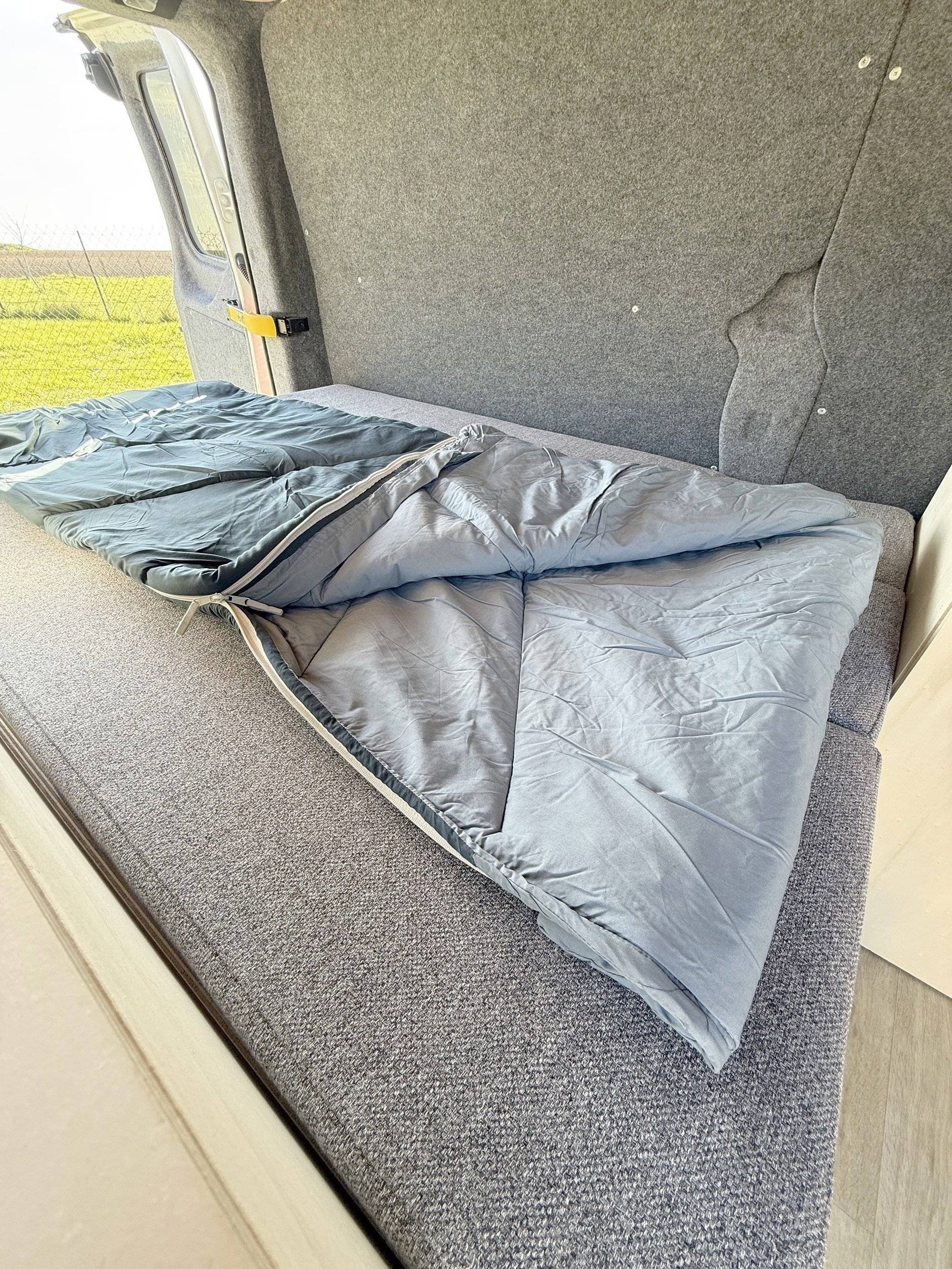 Dormidas Ford Transit L2H1 - Yescapa