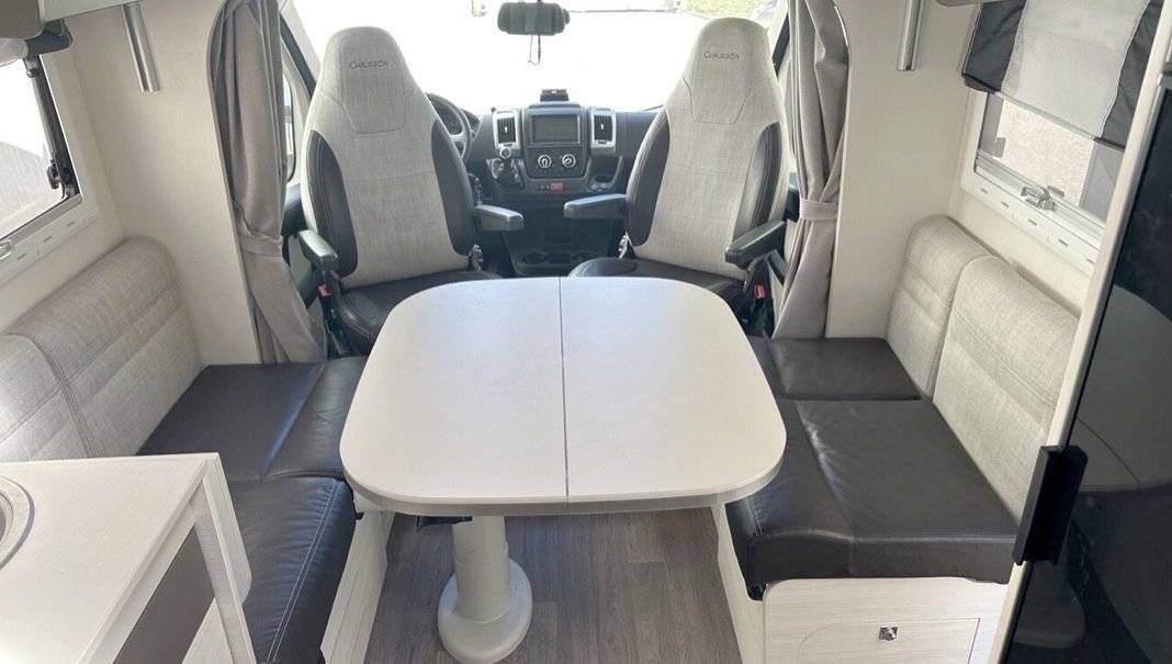 Comedor Fiat 130 - Yescapa