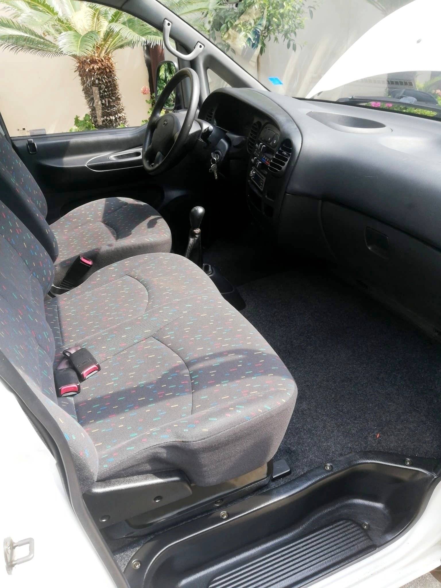 Bestuurderplaats Hyundai H-1 - Yescapa