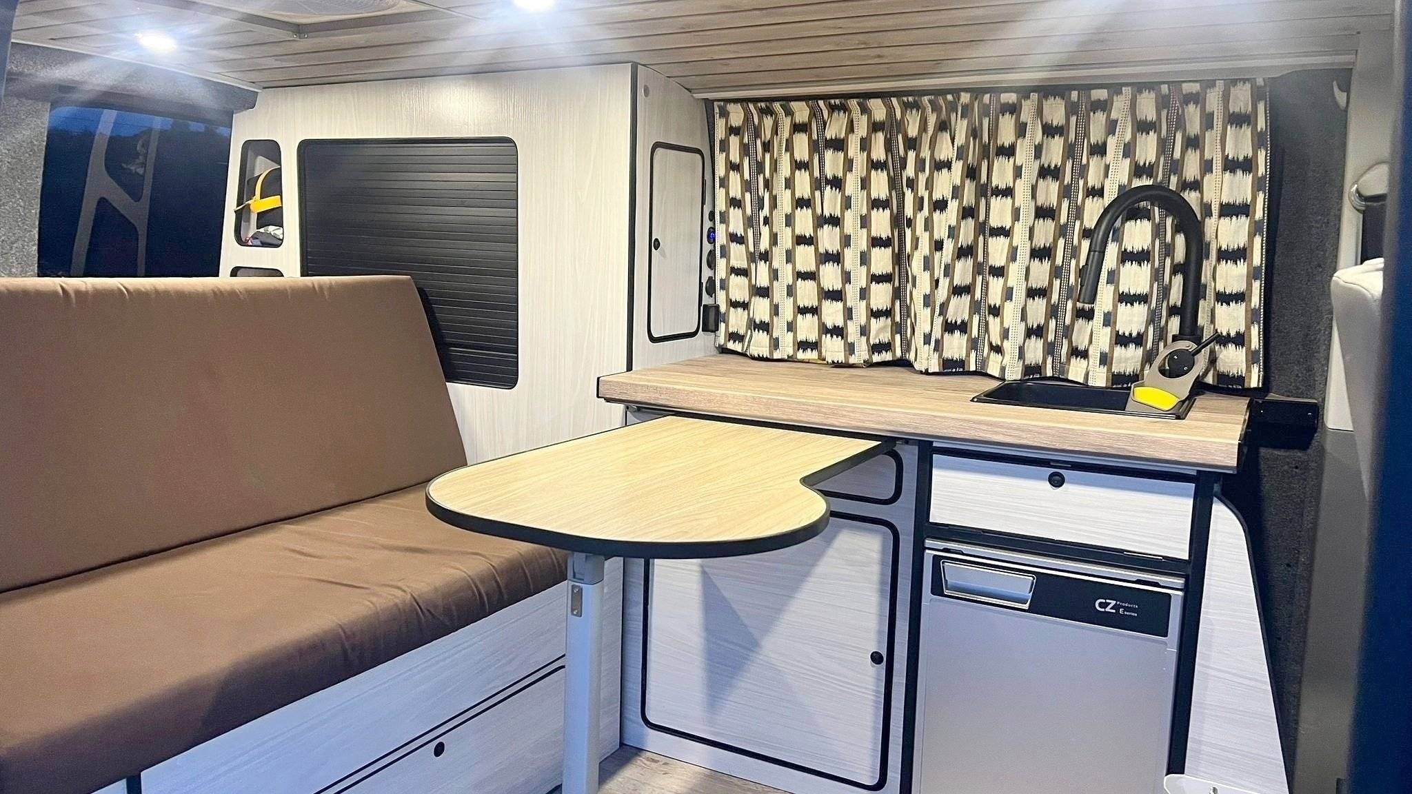 Coin repas Volkswagen T5 - Yescapa