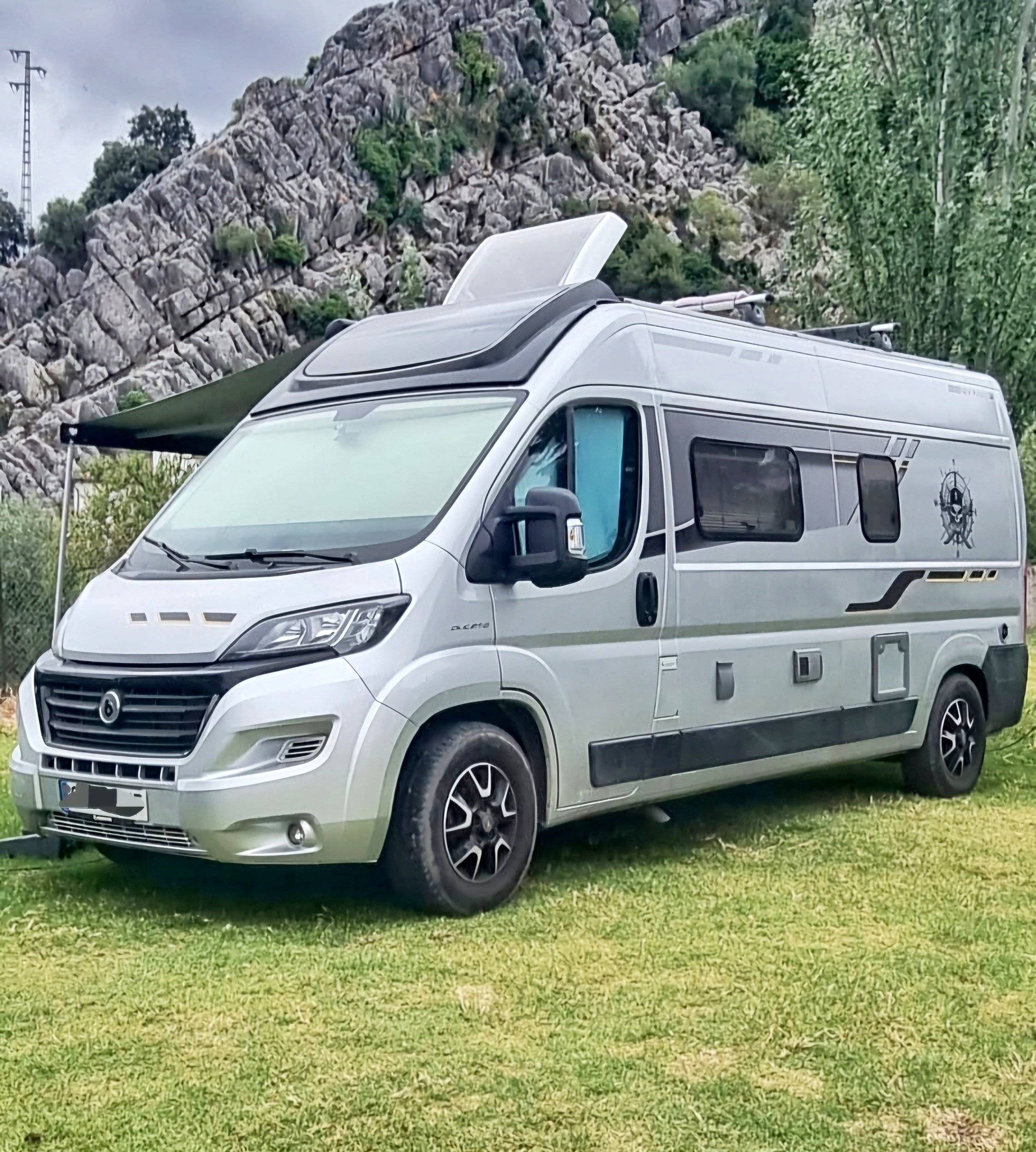 Voorkant 3/4 Fiat Ducato 2,0 l 130 ch - Yescapa