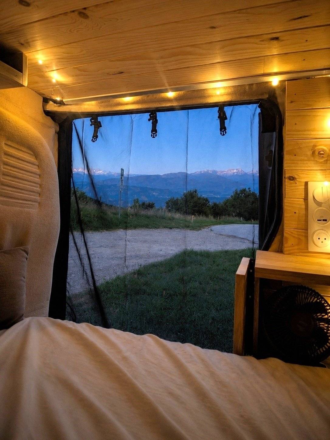 Custo Van  