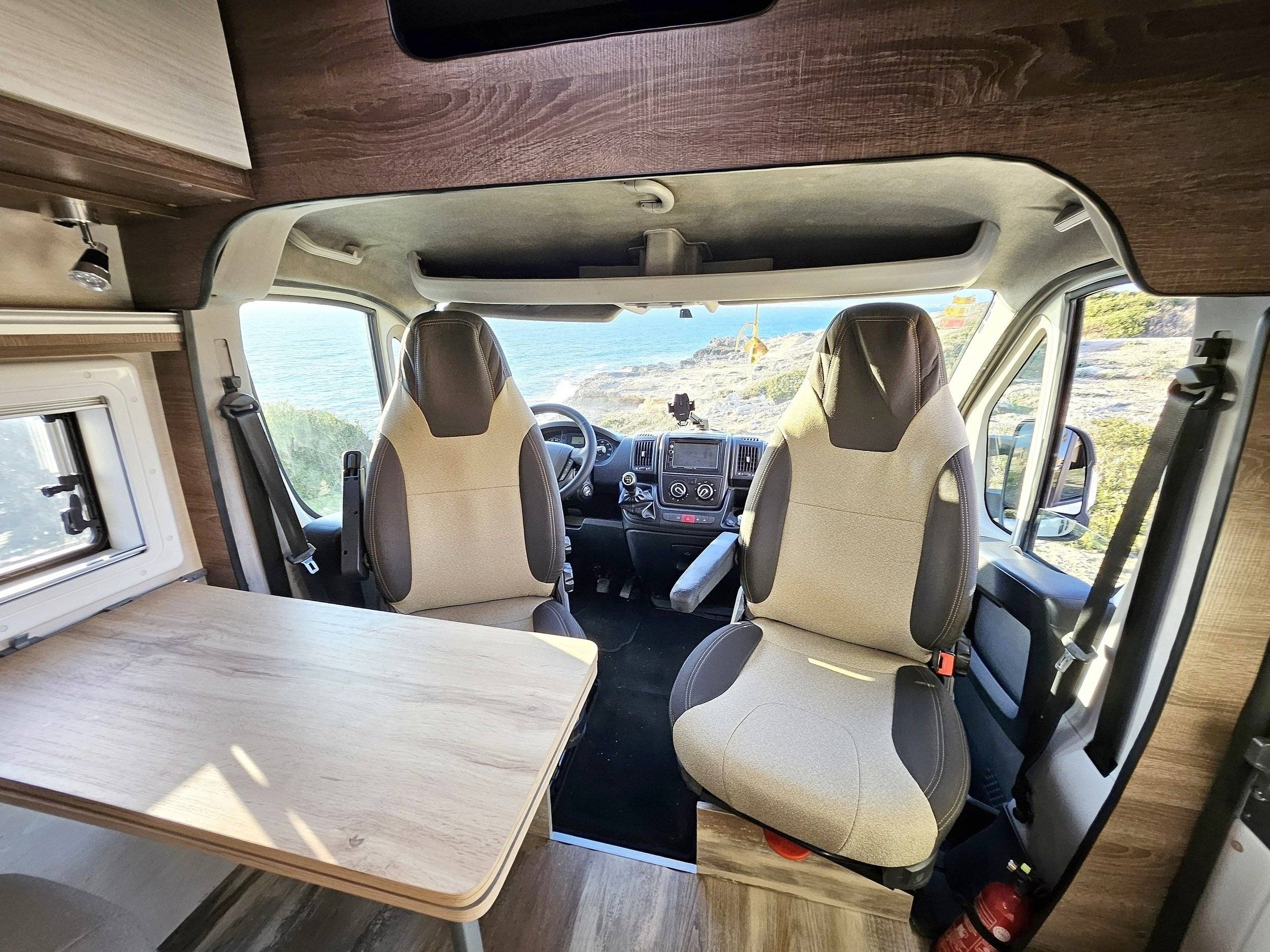 7955FXV  Boxer 3,0 HDI 160 ch