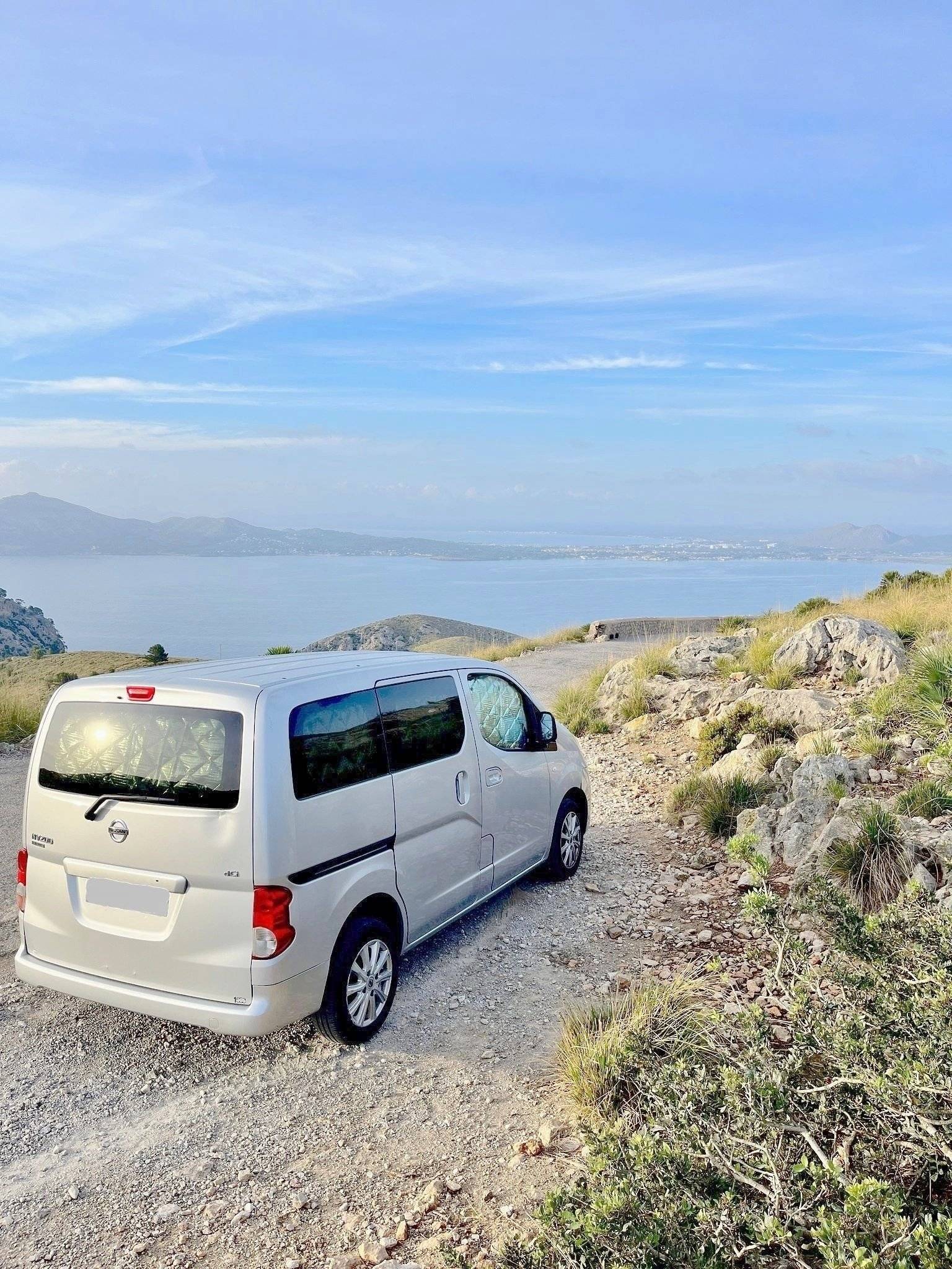 Voorkant 3/4 Renault Pilote - Yescapa