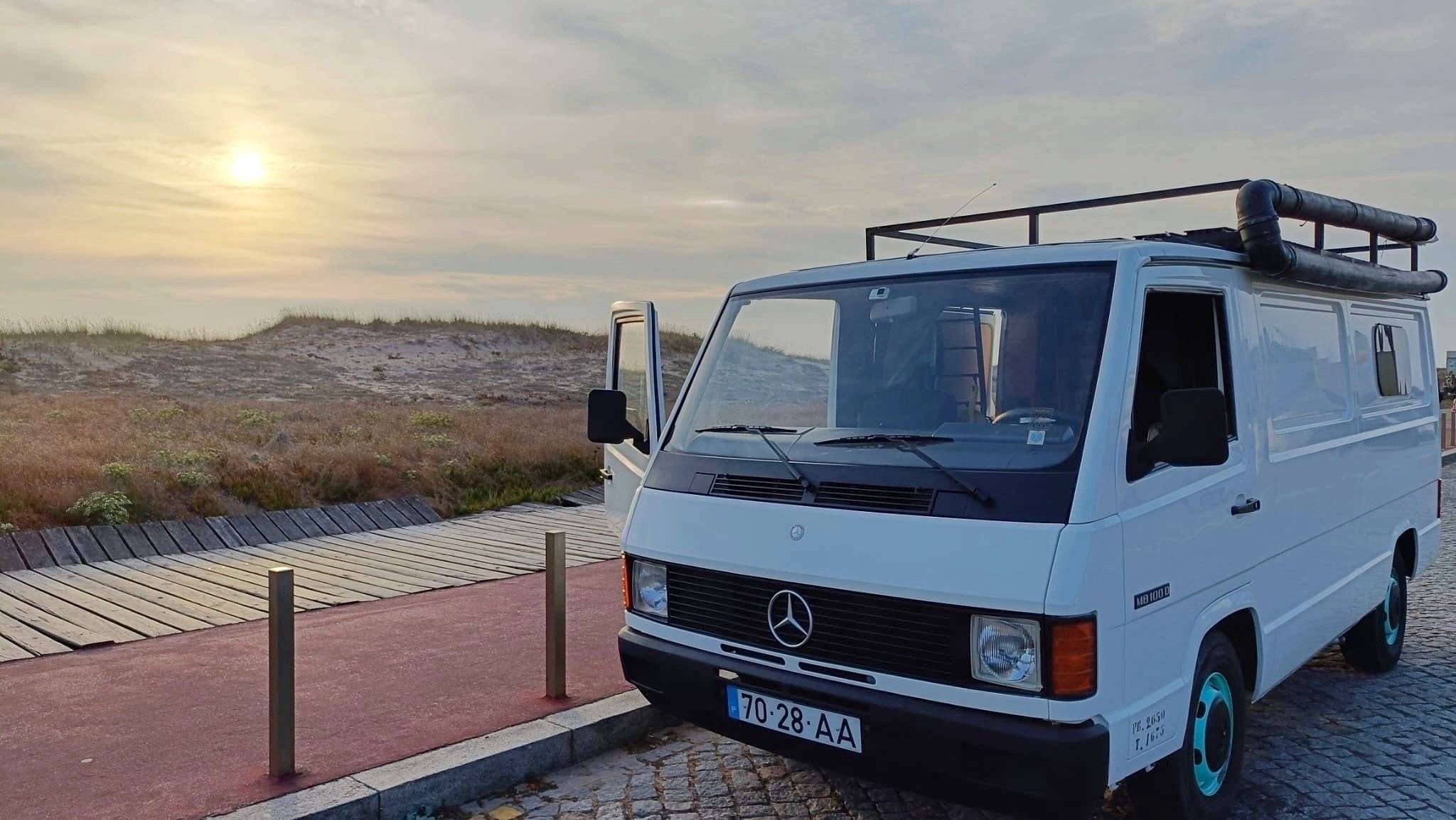 Vue avant de 3/4 Mercedes - Yescapa