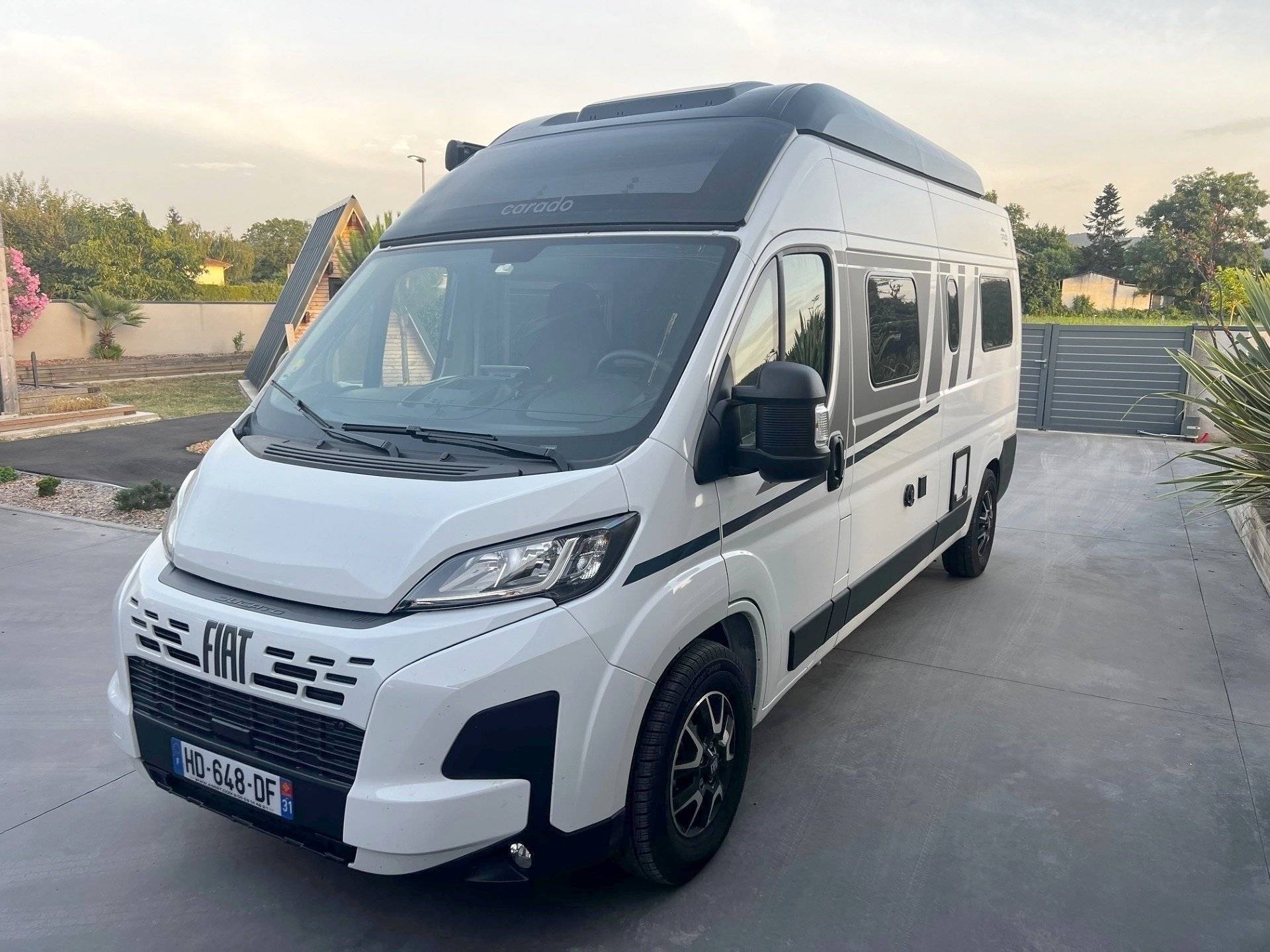 Front view from 3/4 Fiat FIAT DUCATO - Yescapa