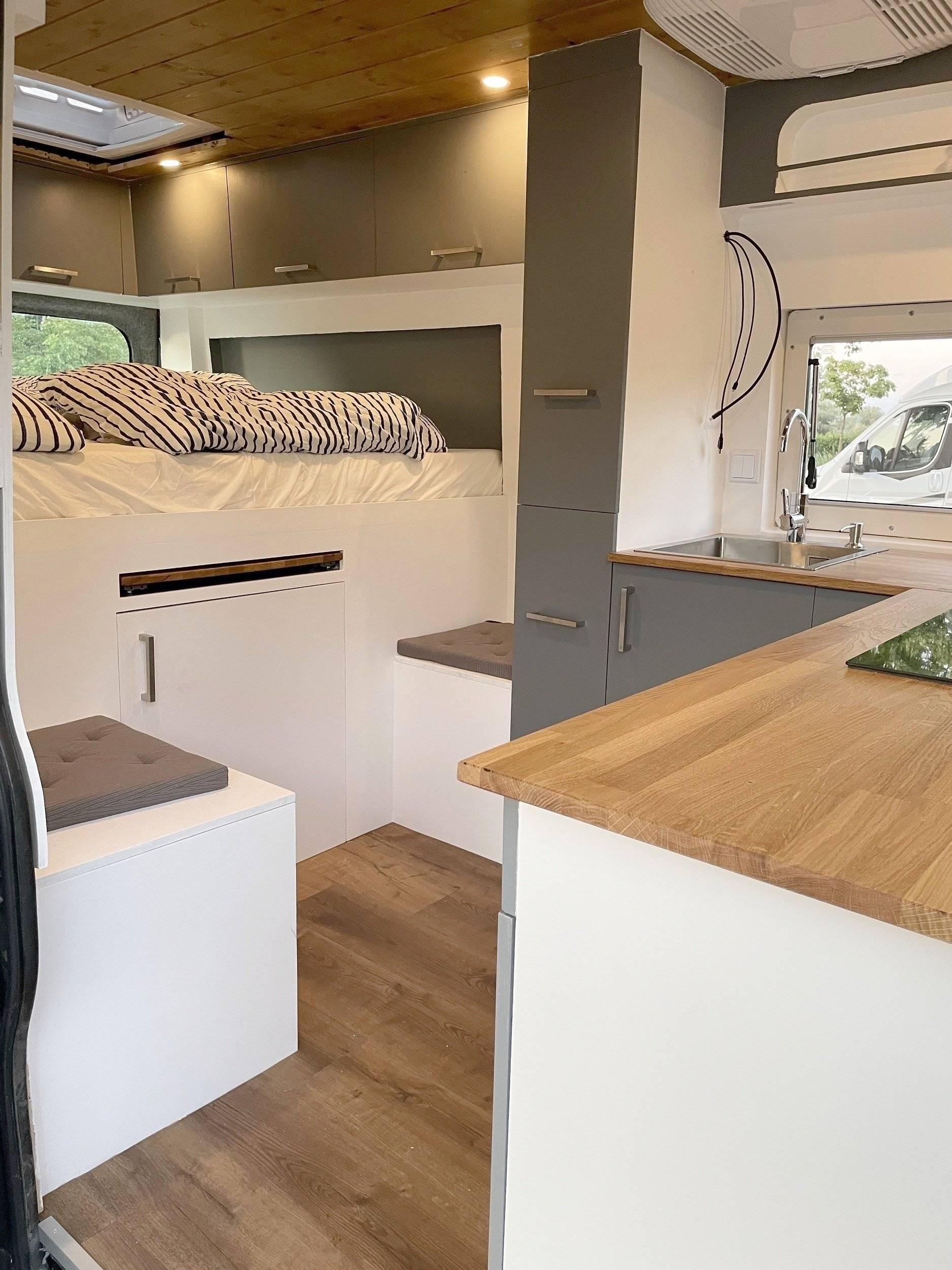 Sunlight Citroën jumper