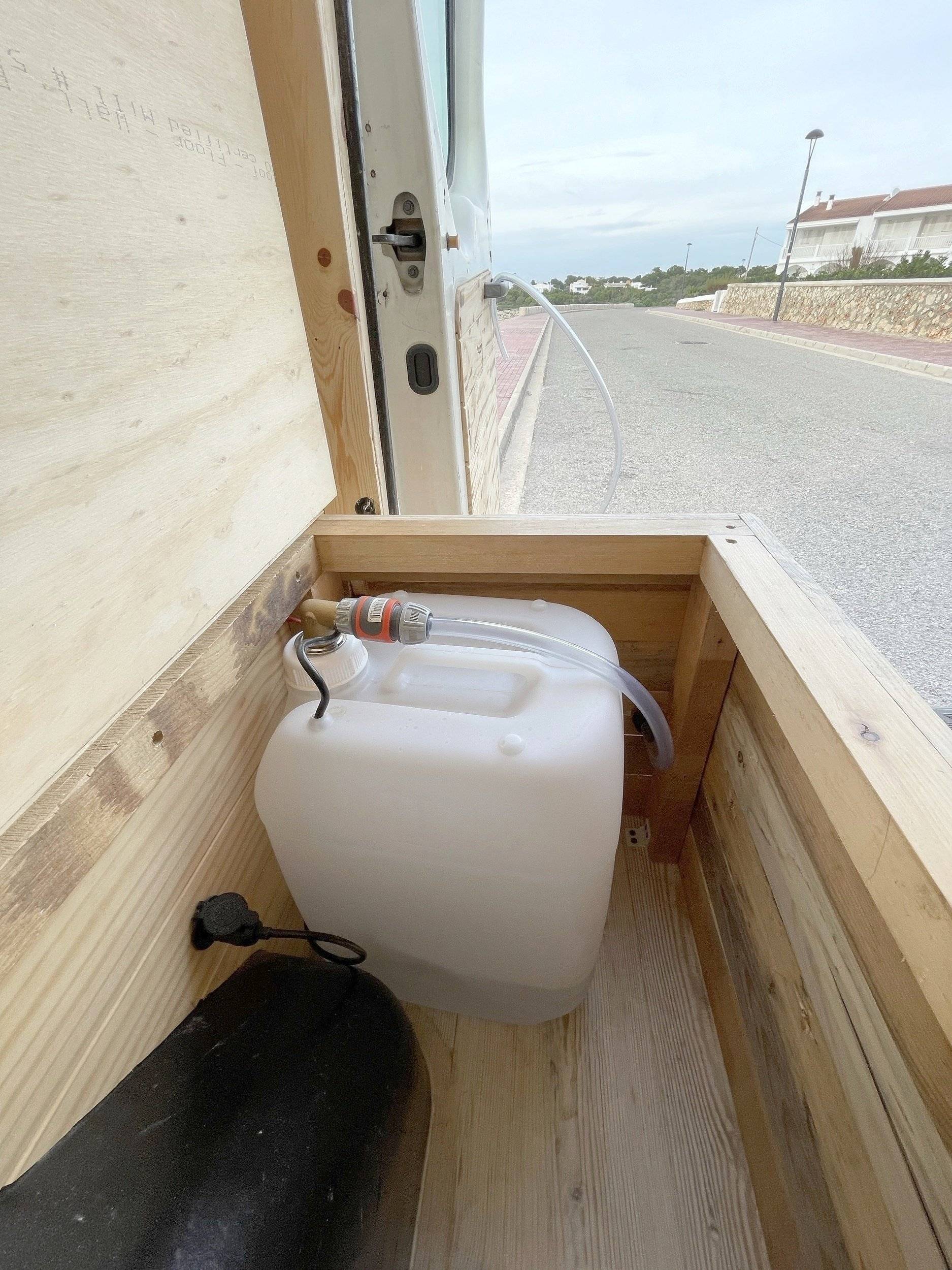 Camper Track FORD TRANSIT D3F-SRW/260 KOMBI 6 MAN