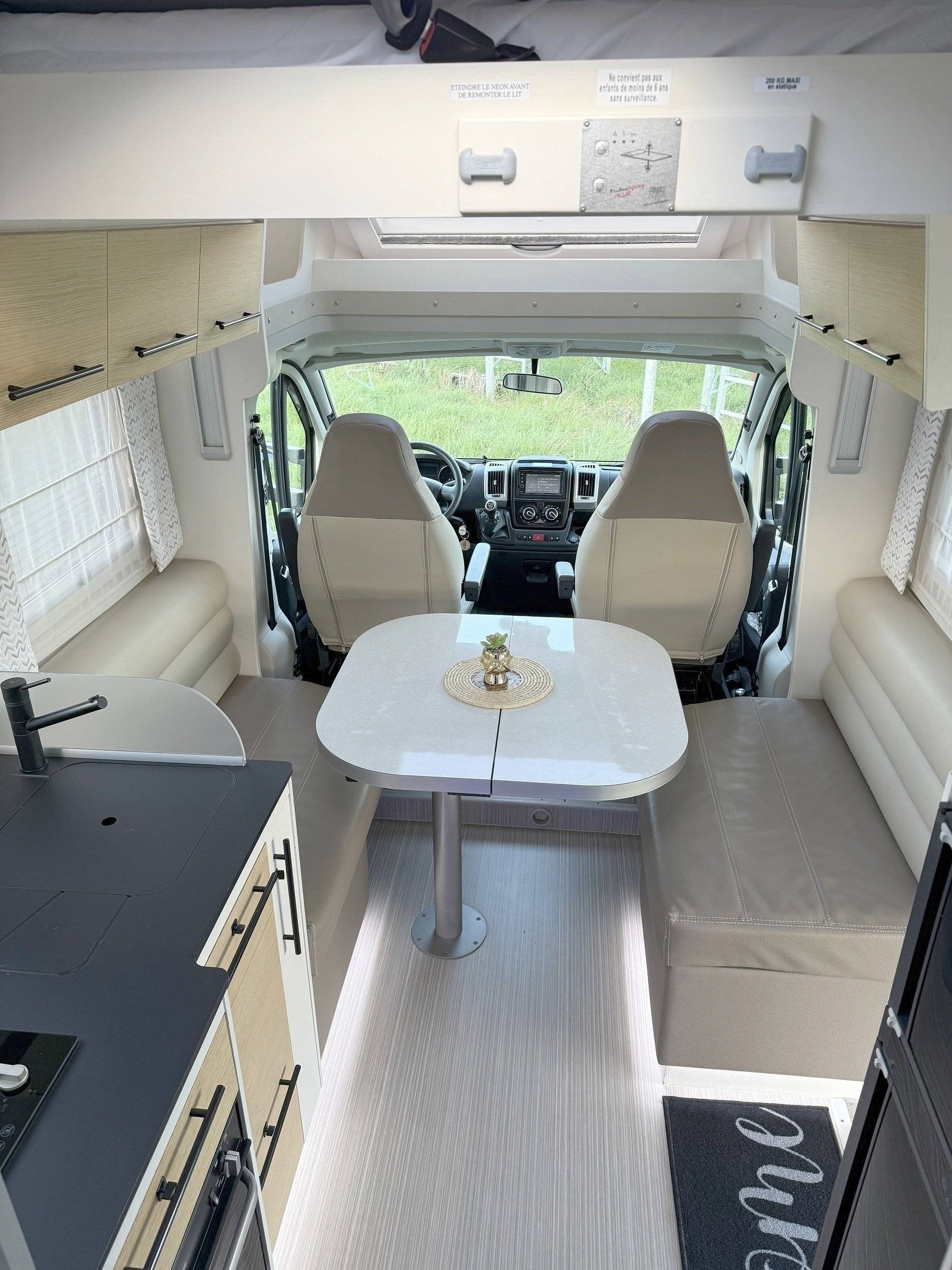 Coin repas Fiat DUCATO 2.3 140CV - Yescapa