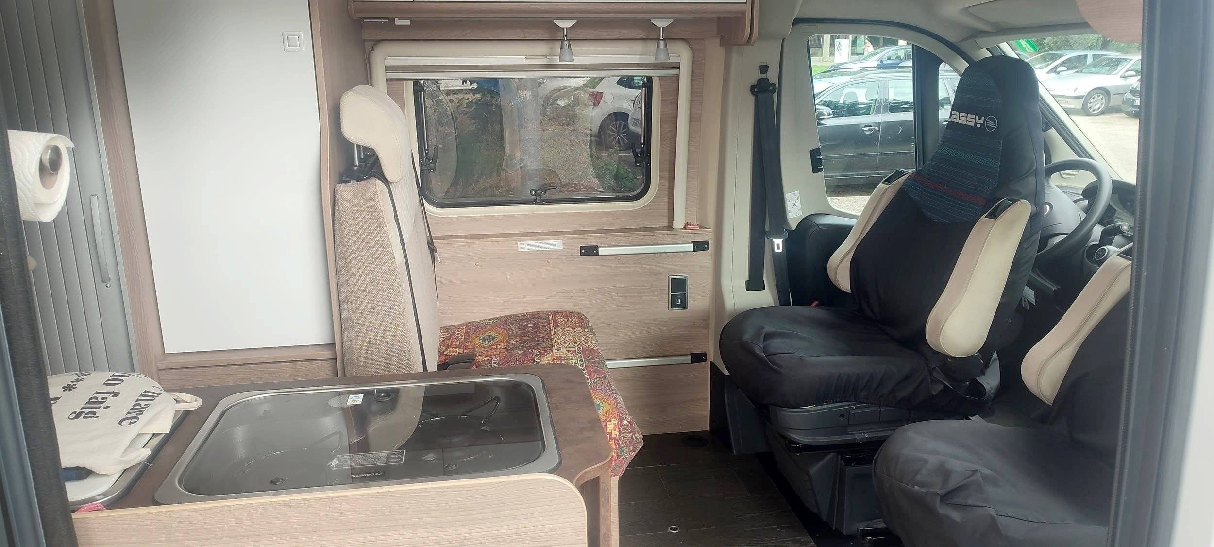 Dining Area Fiat DUCATO 2.3 140CV - Yescapa