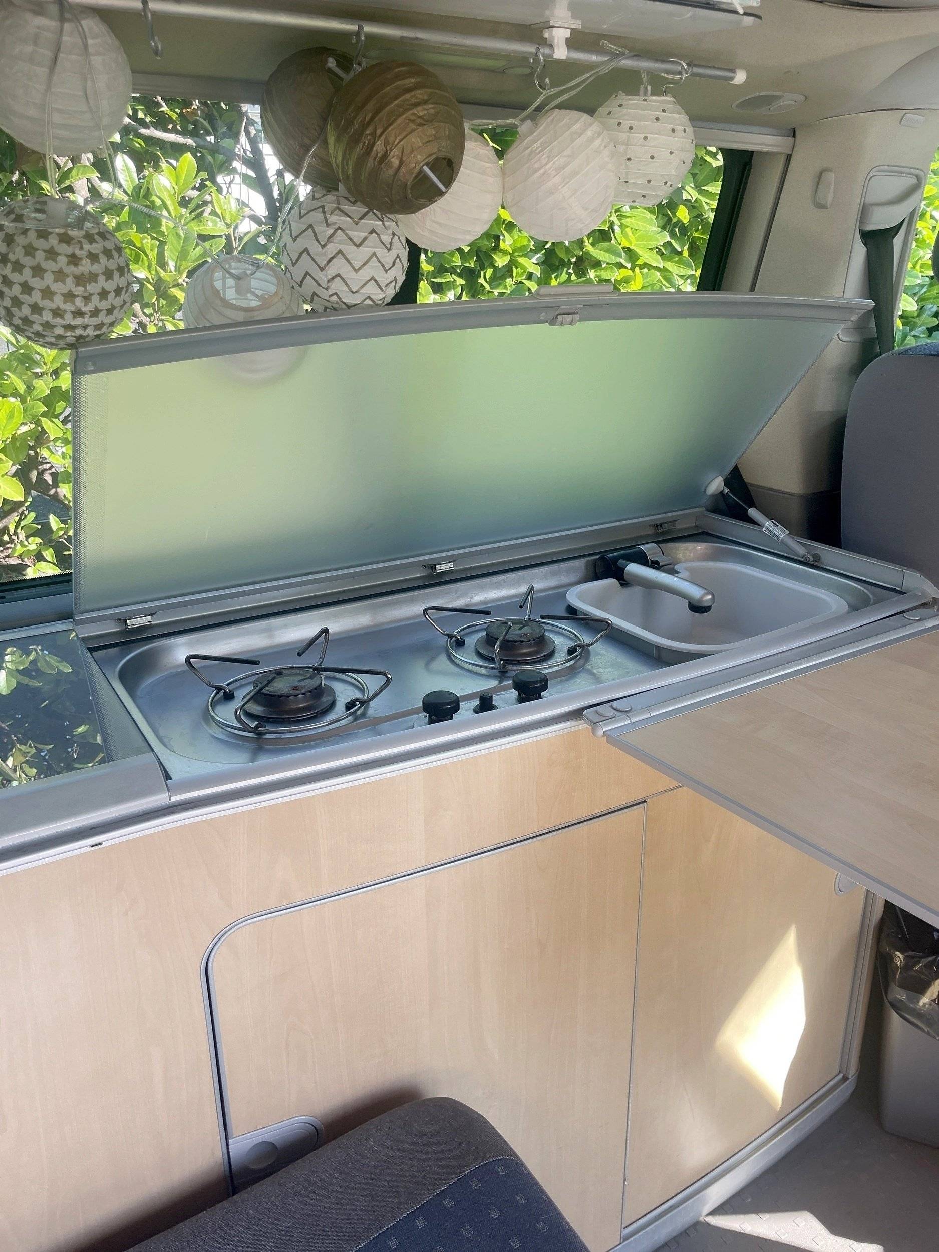 Coin cuisine Volkswagen T5 2,5 l 140 ch - Yescapa