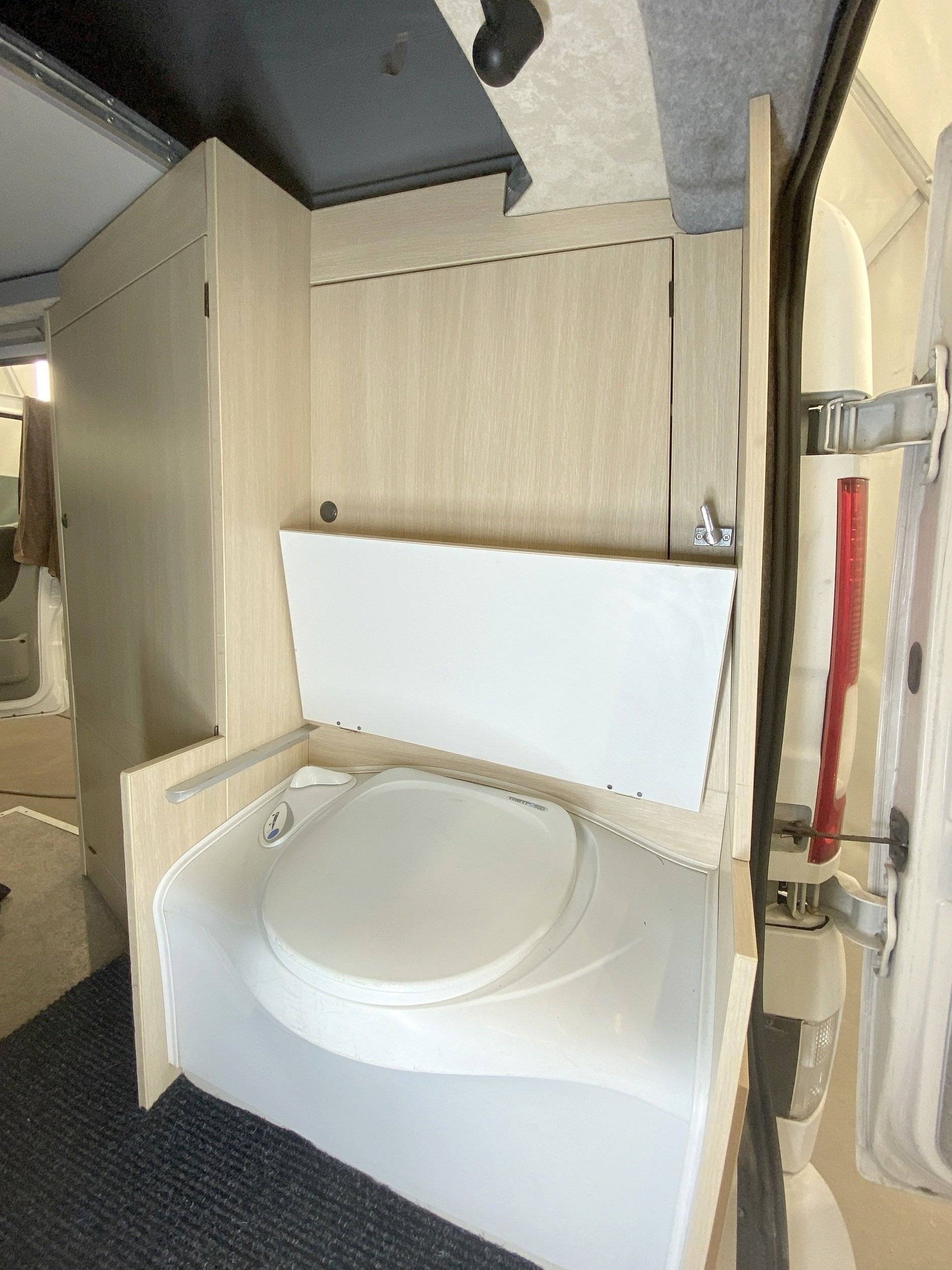 Isère Evasion RENAULT TRAFIC II 2,0L DCI 115CV L2H1 PACK EXTRA