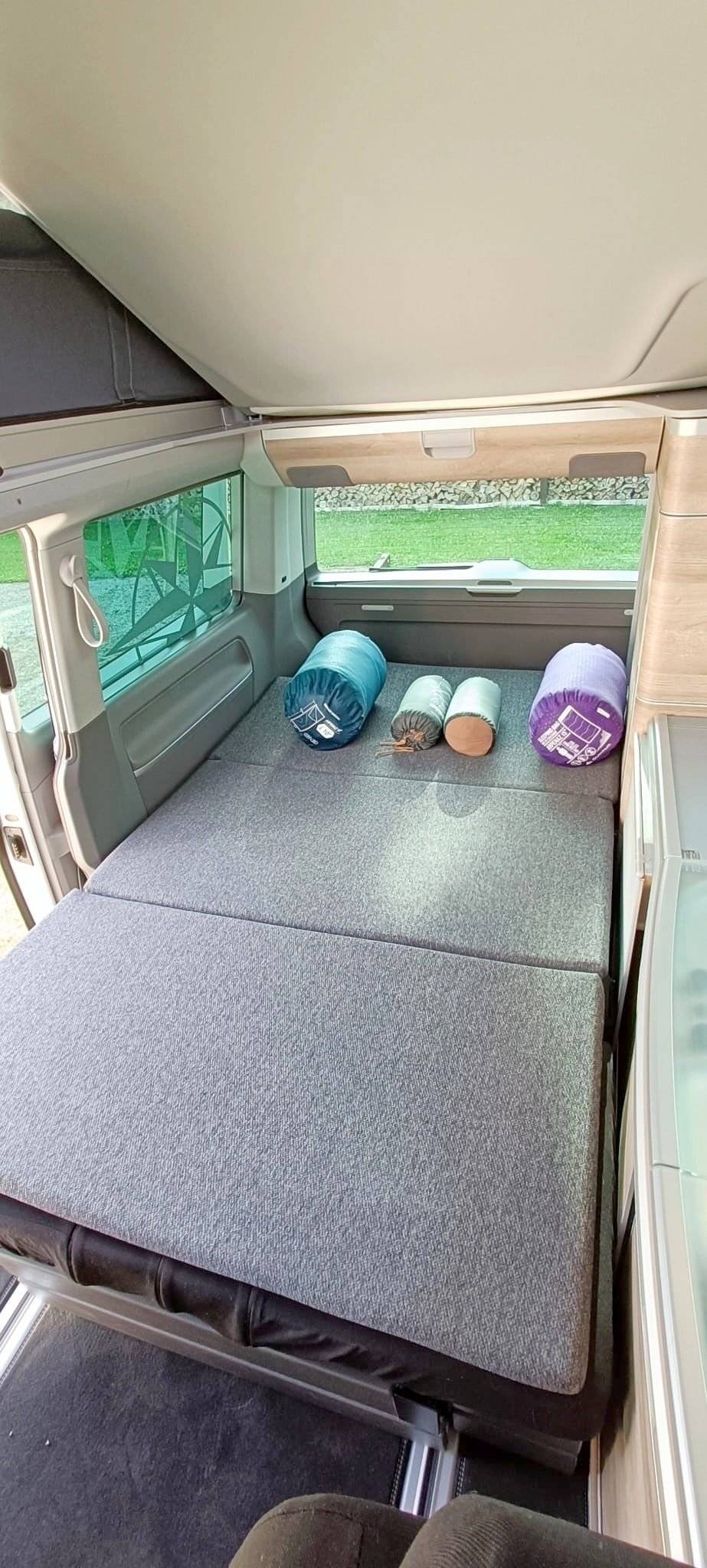 Volkswagen T6 California Coast