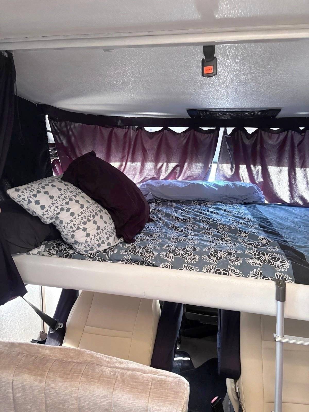 Plazas en cama Citroën C25 2.5d - Yescapa