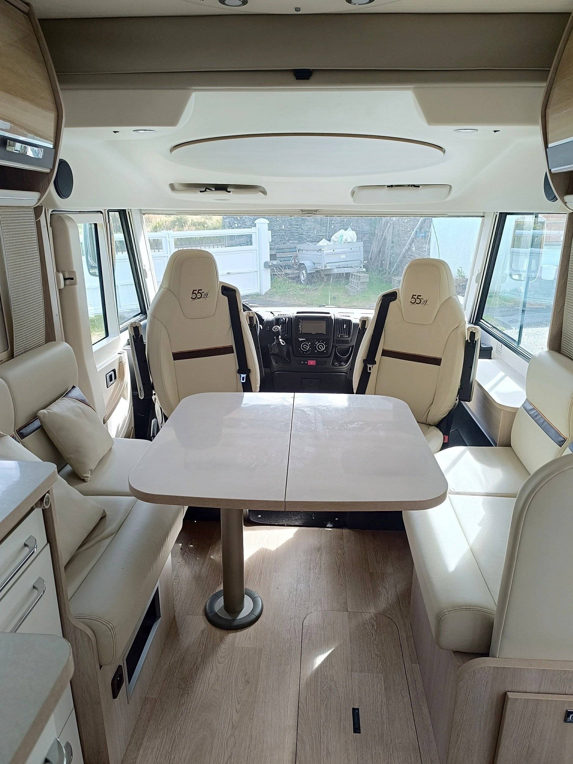 Dining Area Fiat Fiat Multijet 2   2,3 L   150 CV - Yescapa