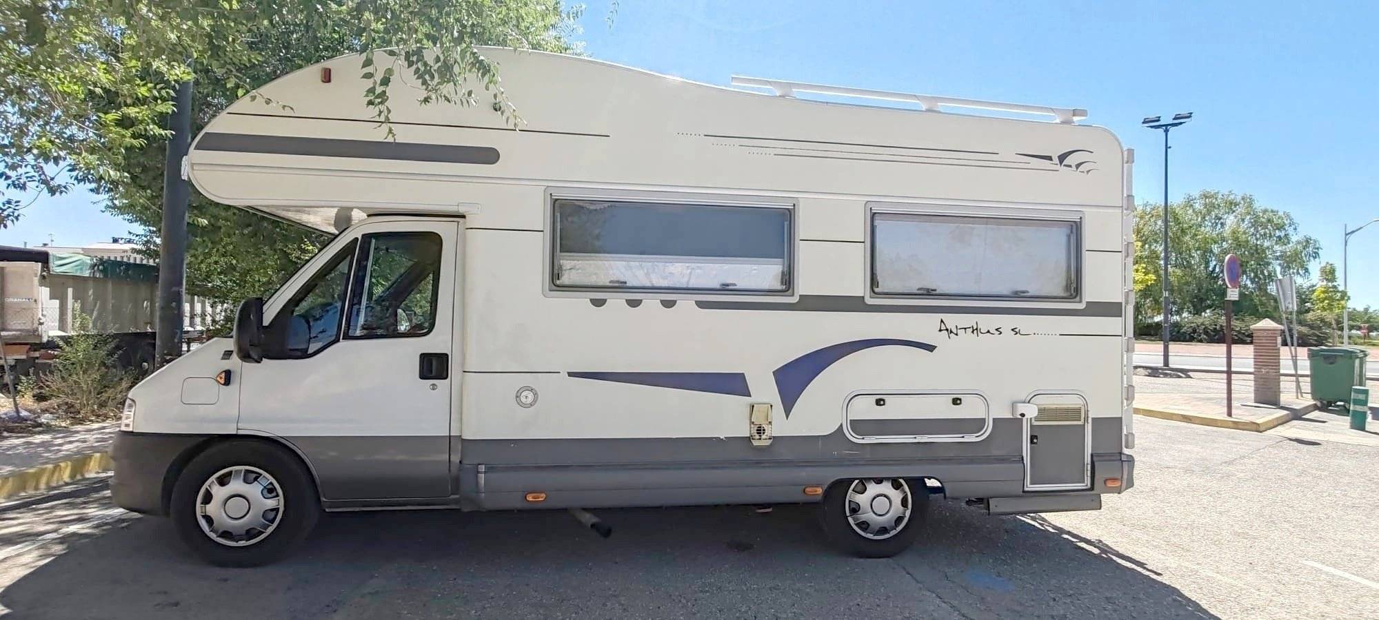 Front view from 3/4 Fiat Ducato 2,8 l 115 ch/Al-Ko - Yescapa