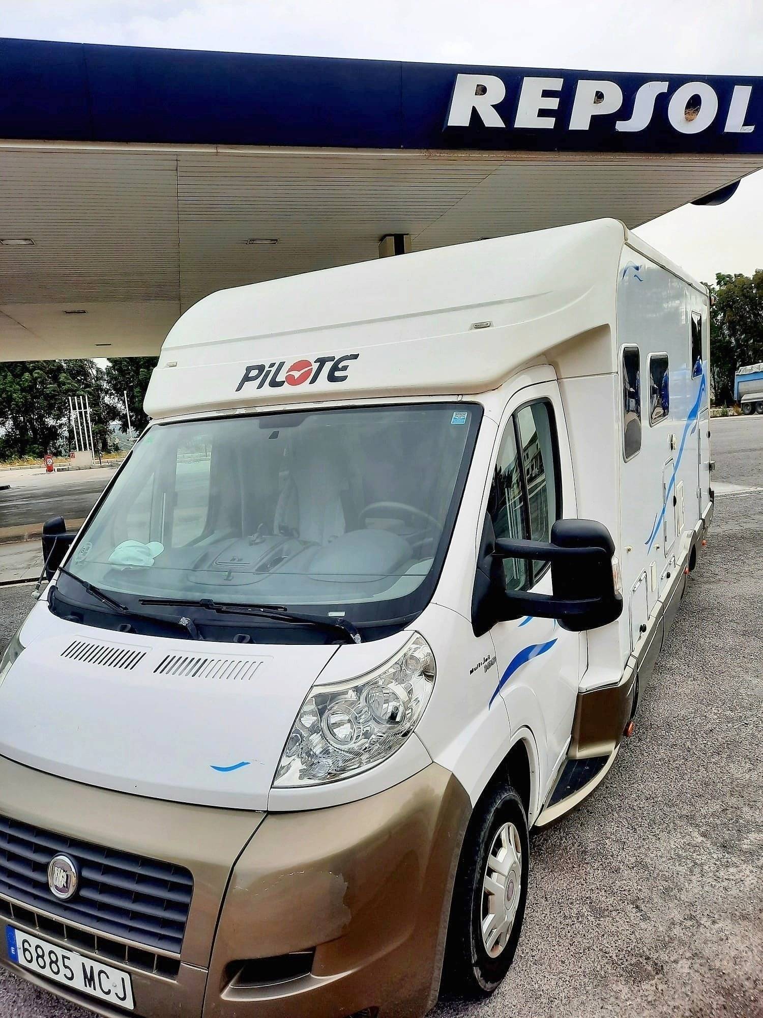 schräge Vorderansicht Fiat Fiat ducato - Yescapa
