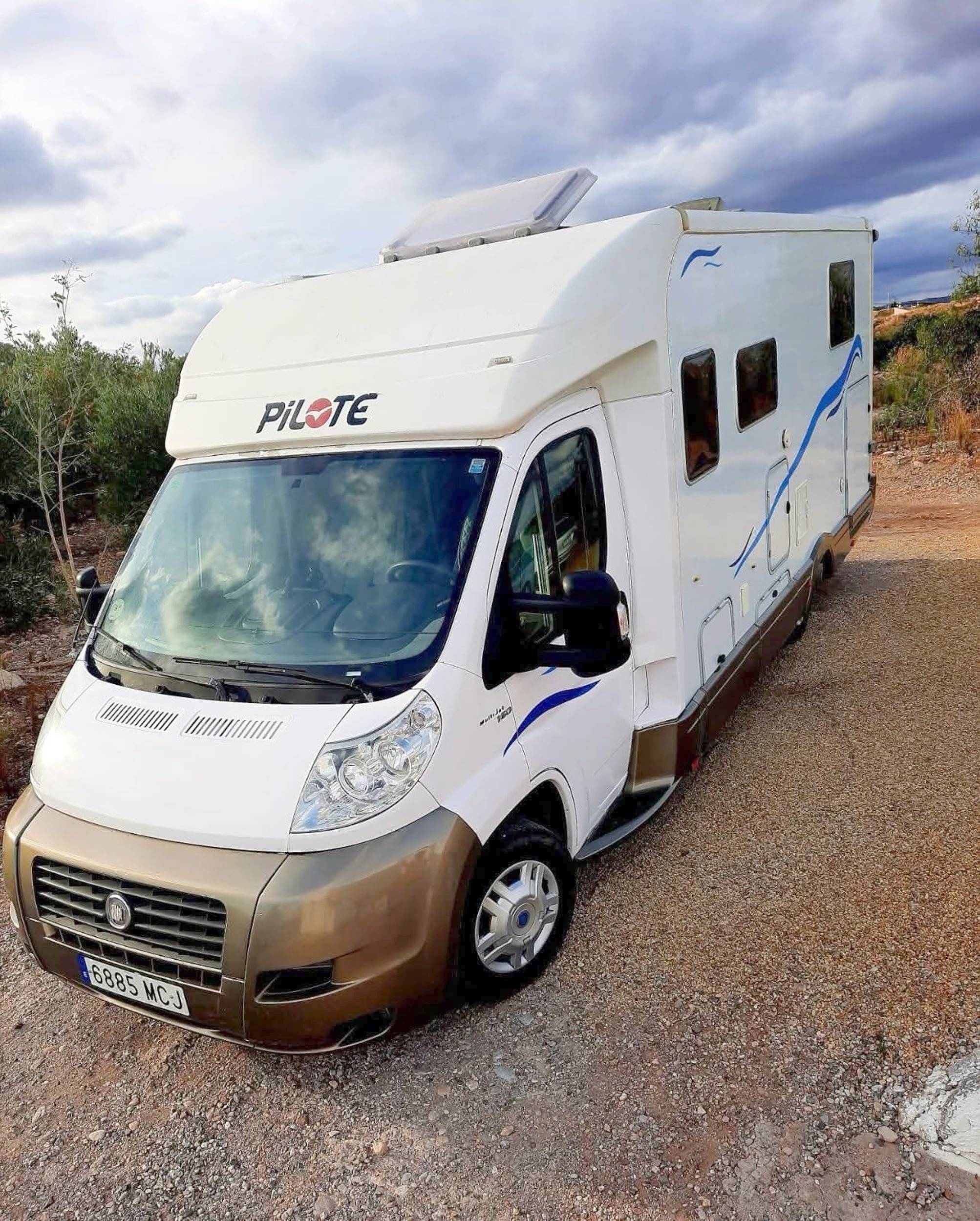 schräge Vorderansicht Fiat Fiat ducato - Yescapa