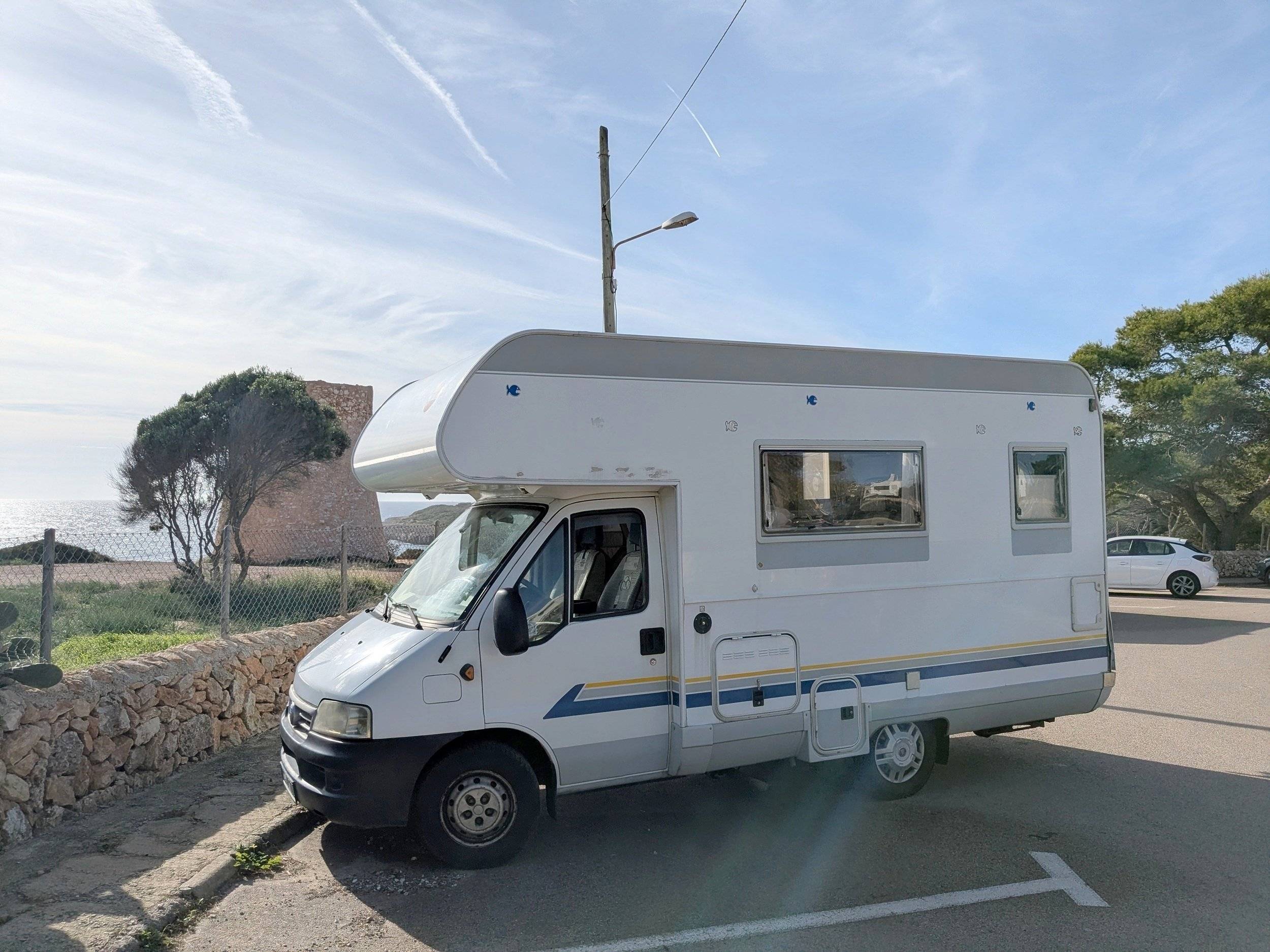 Vue avant de 3/4 Fiat Ducato - Yescapa