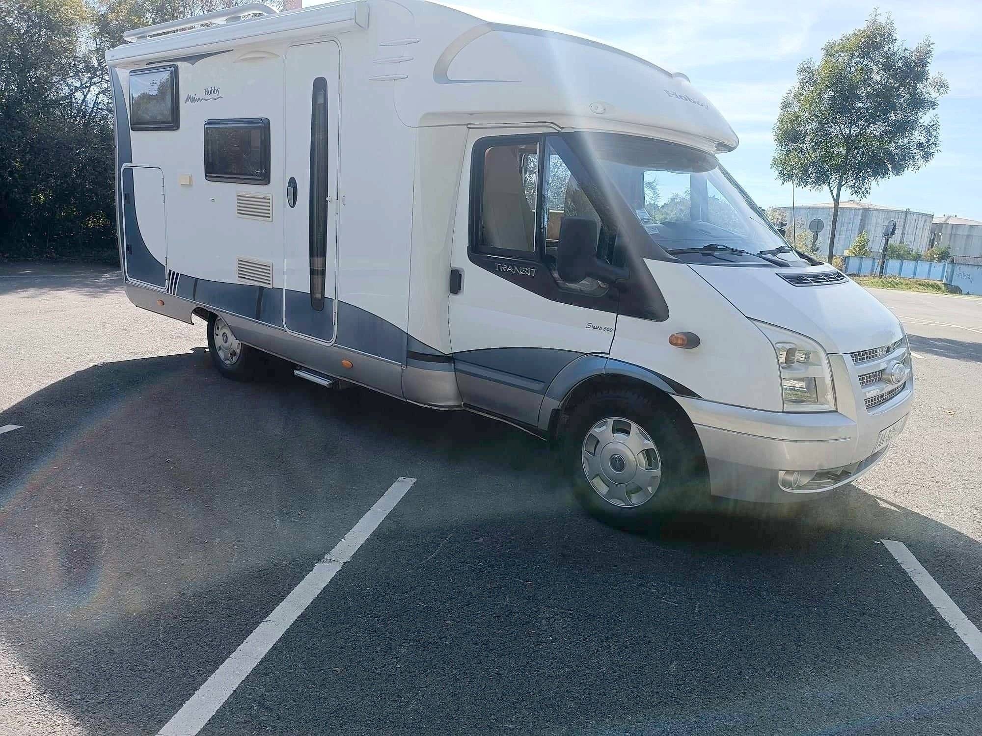 Location Campingcar profilé Cordemais Hobby Ford 69706 Yescapa