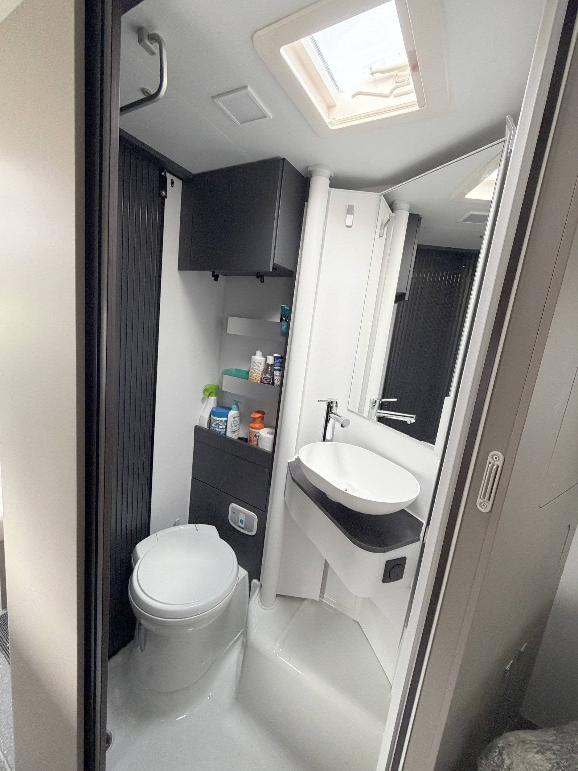 Adria COMPACT SELECT DC 