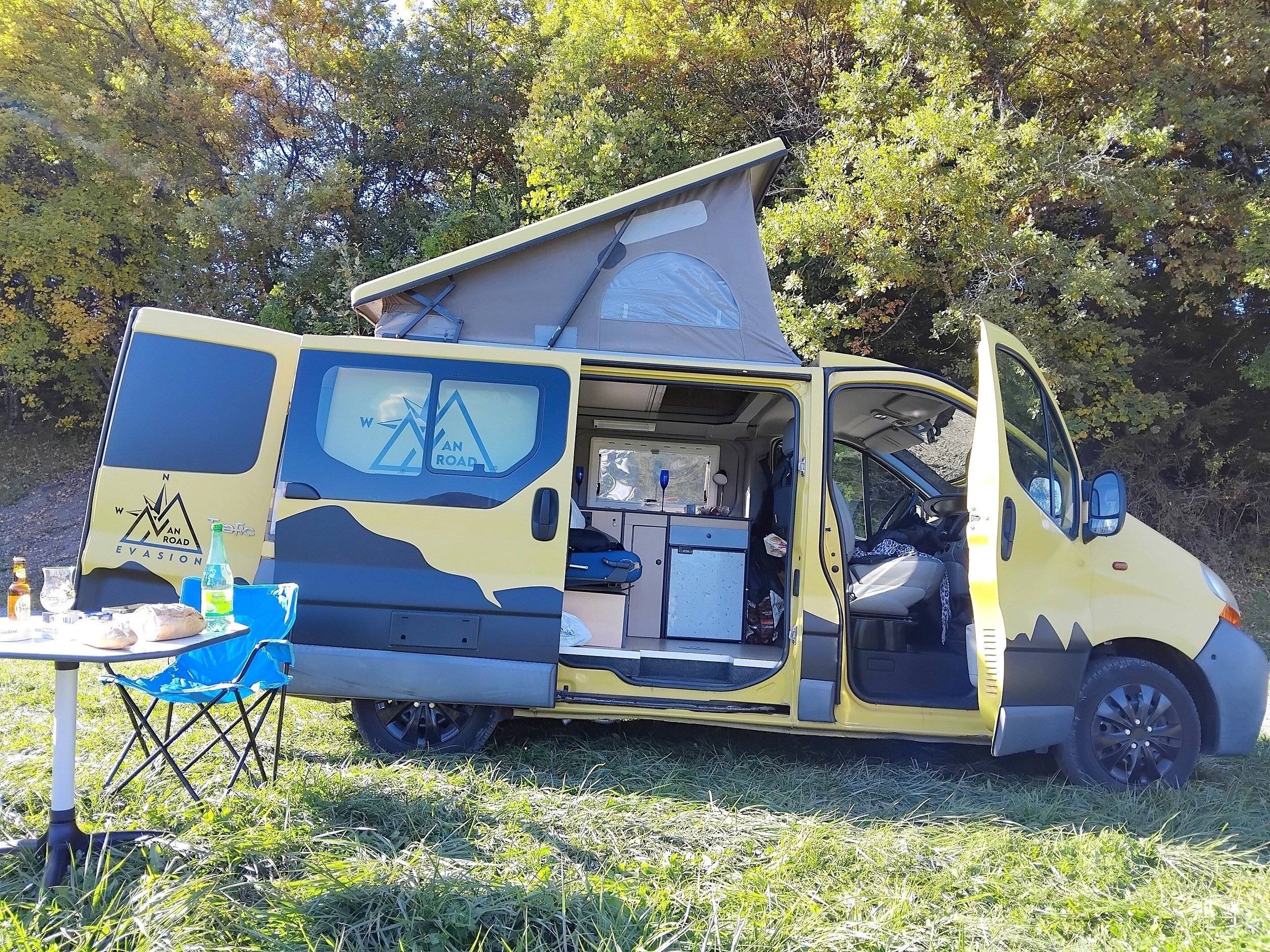 Voorkant 3/4 Renault Renault Trafic - Yescapa