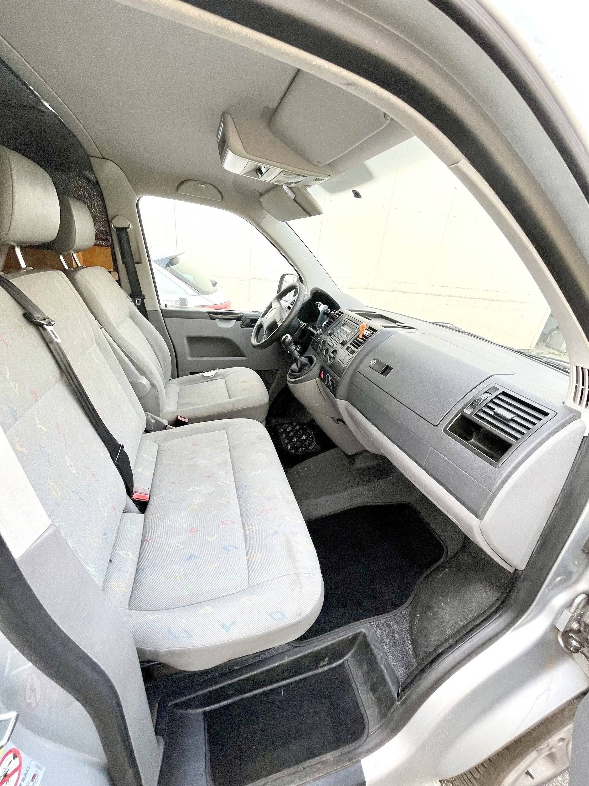 Volkswagen T5 2 l 140 ch