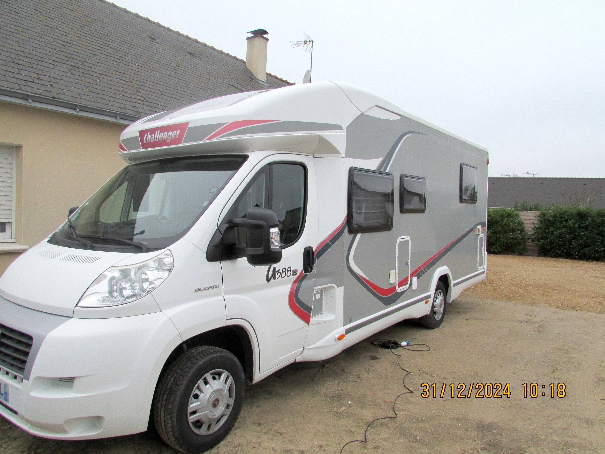 Challenger Fiat/2,3 l 130 ch.