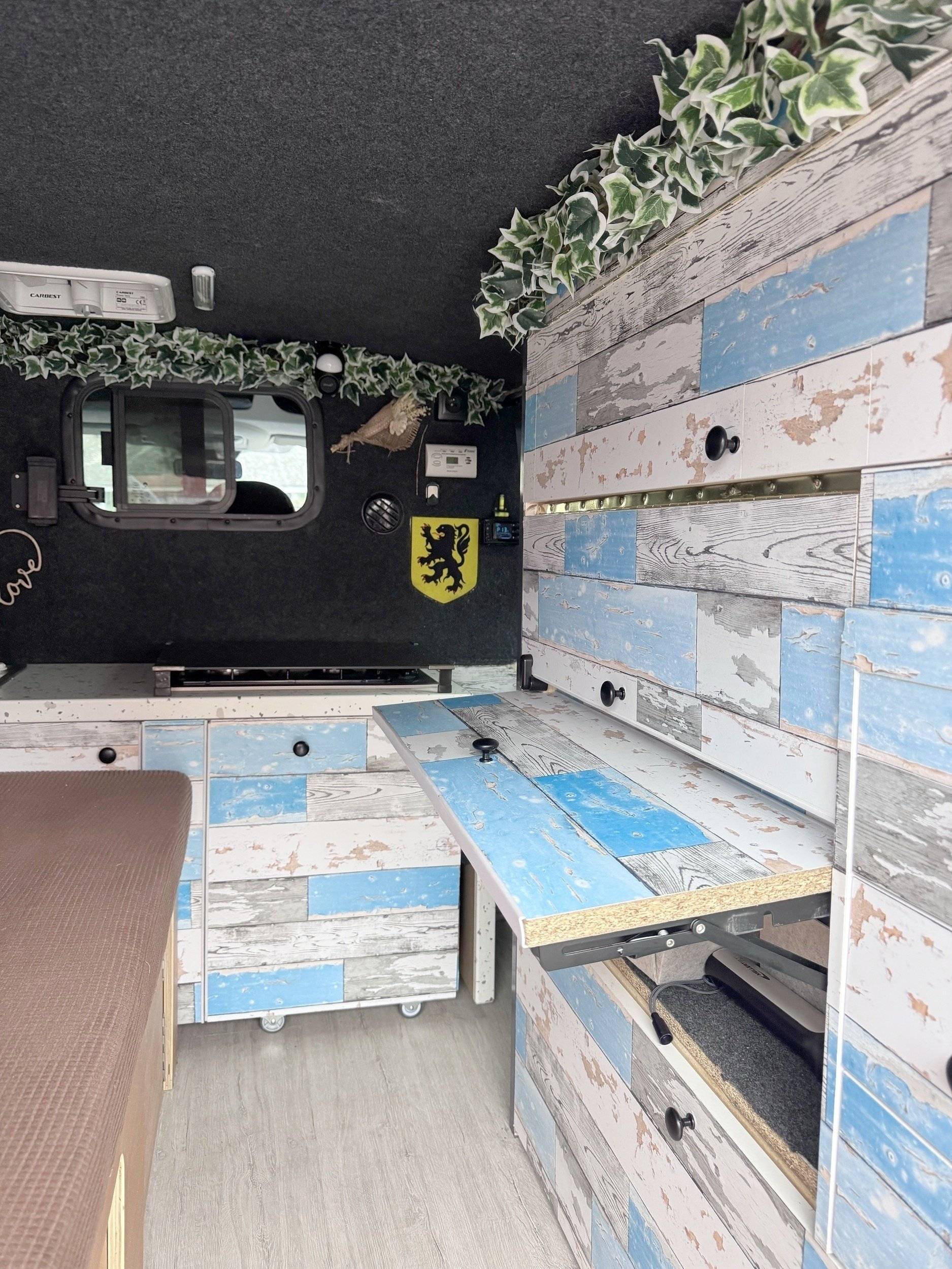 Dining Area Fiat Scudo 1,6 l 90 ch - Yescapa