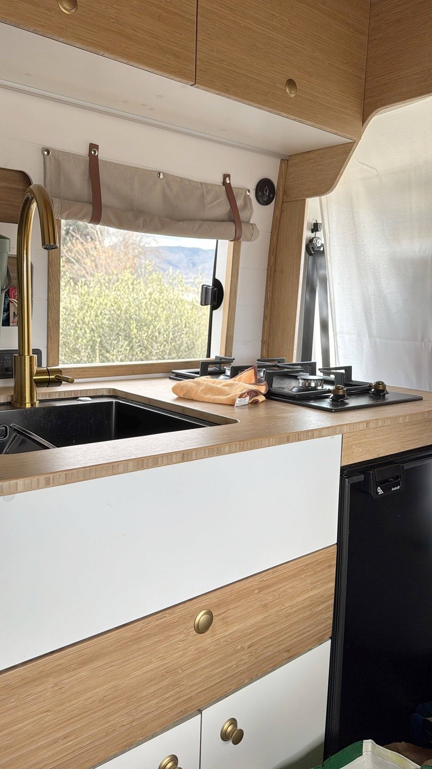 Kitchen Citroën Jumper 2,2 l Blue HDI 165 PS - Yescapa