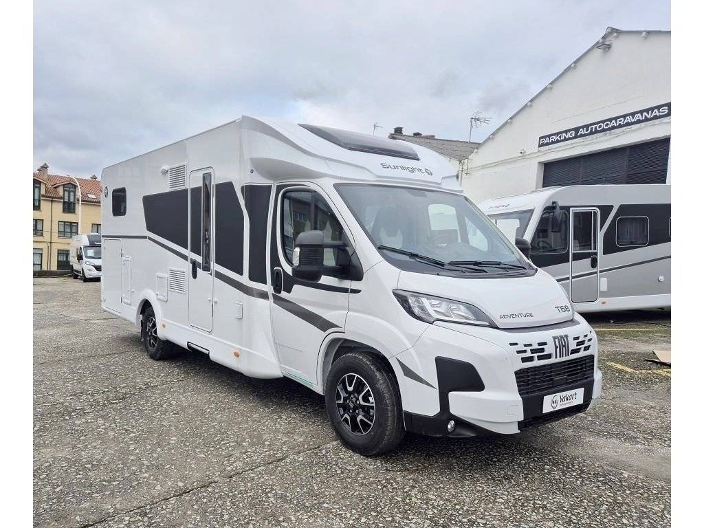 Front view from 3/4 Fiat - Yescapa