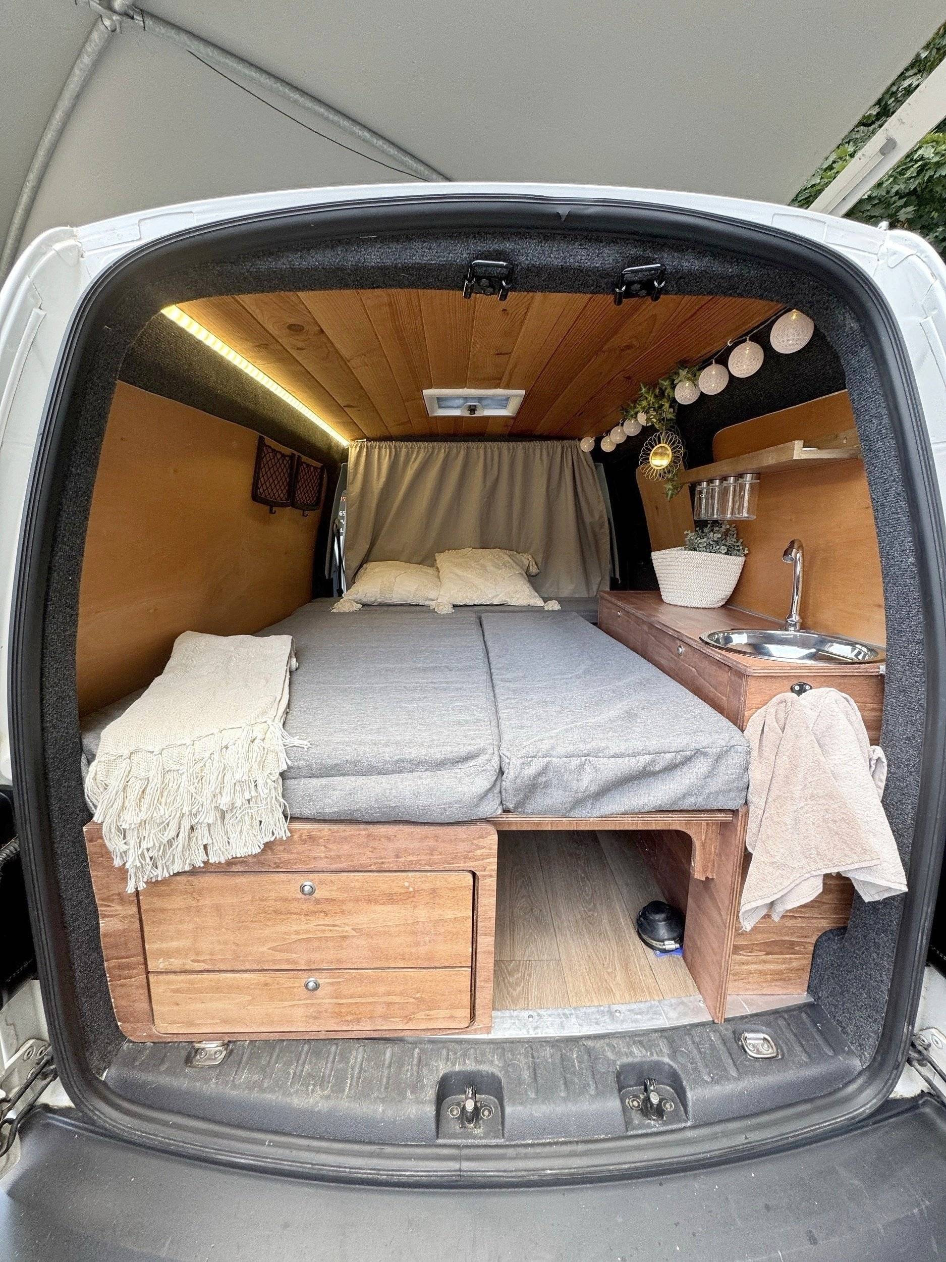 Letti Volkswagen Caddy 2,0 l 102 ch - Yescapa