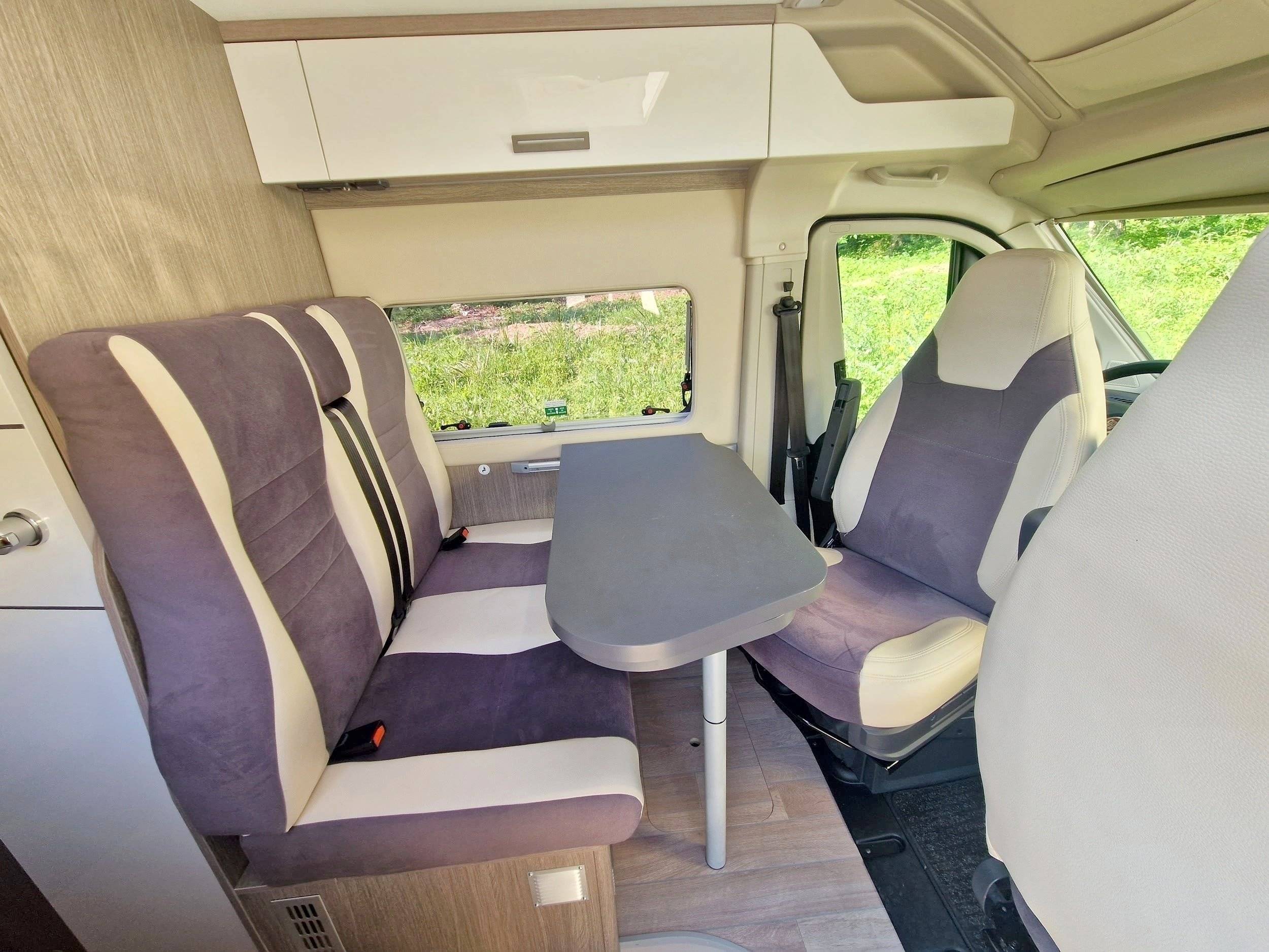 Challenger V210 road edition