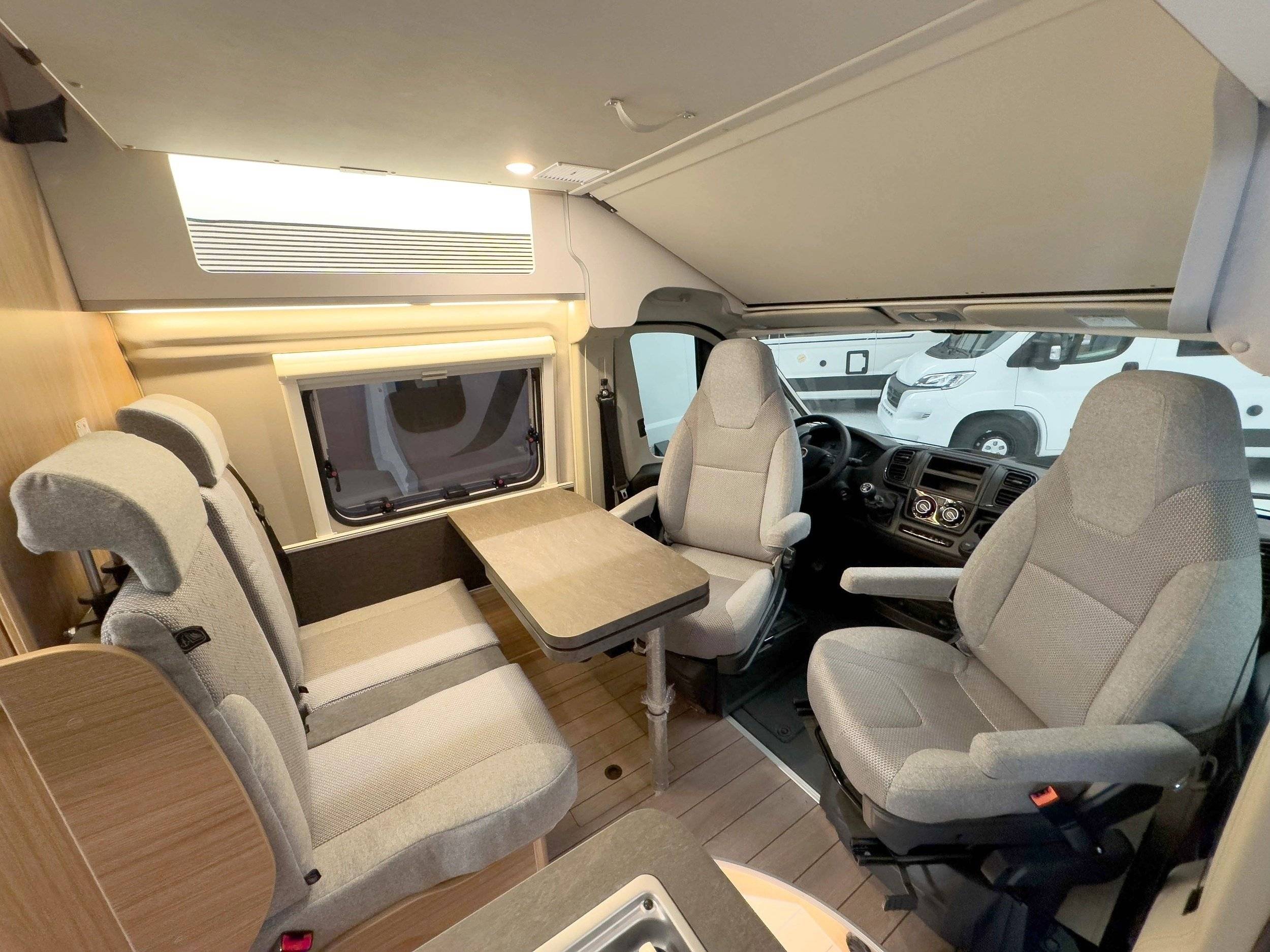 Weinsberg Carabus 600DQ Hot Edition