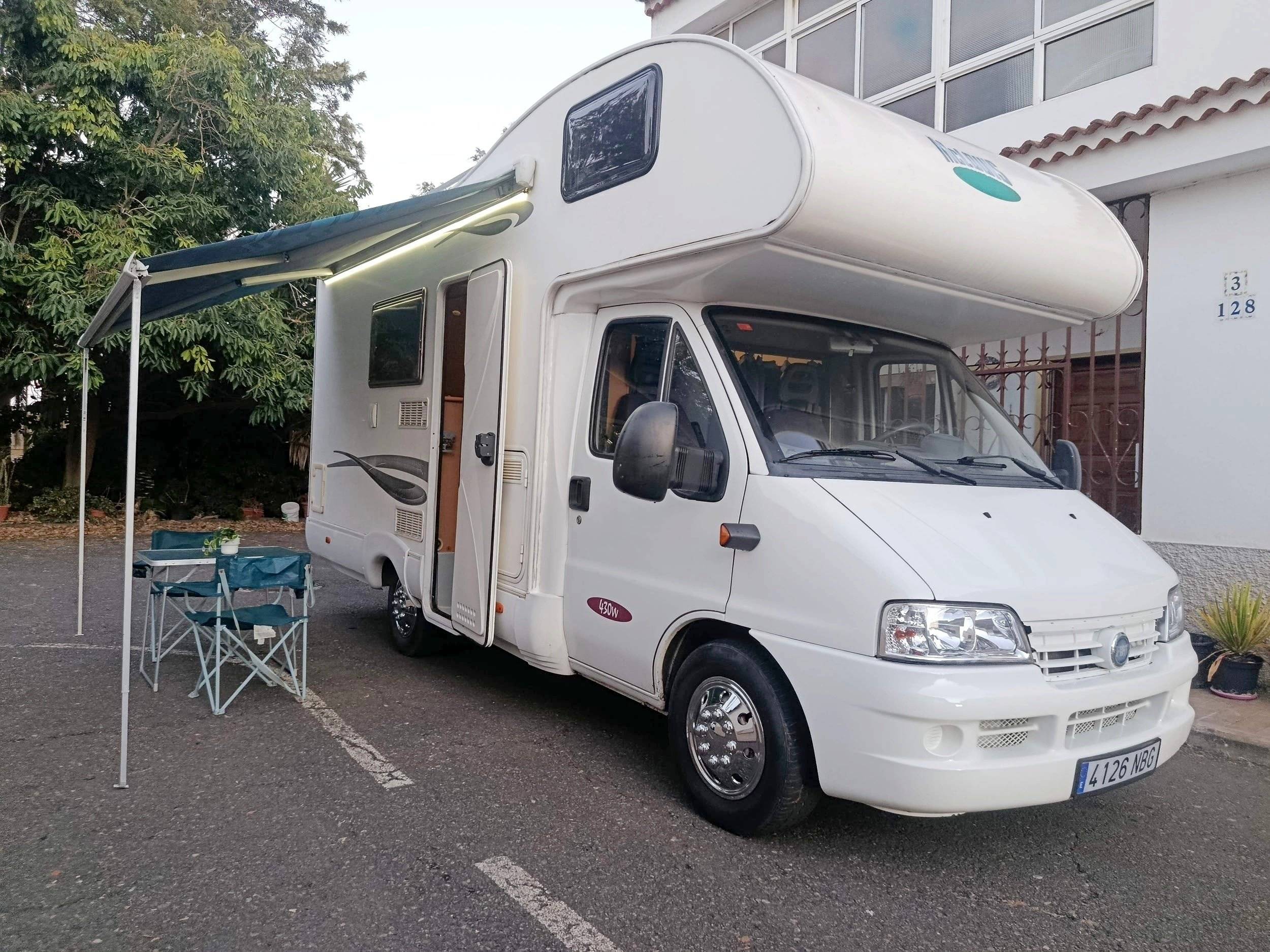 Voorkant 3/4 Fiat Ducato 2,0 l 100 ch - Yescapa