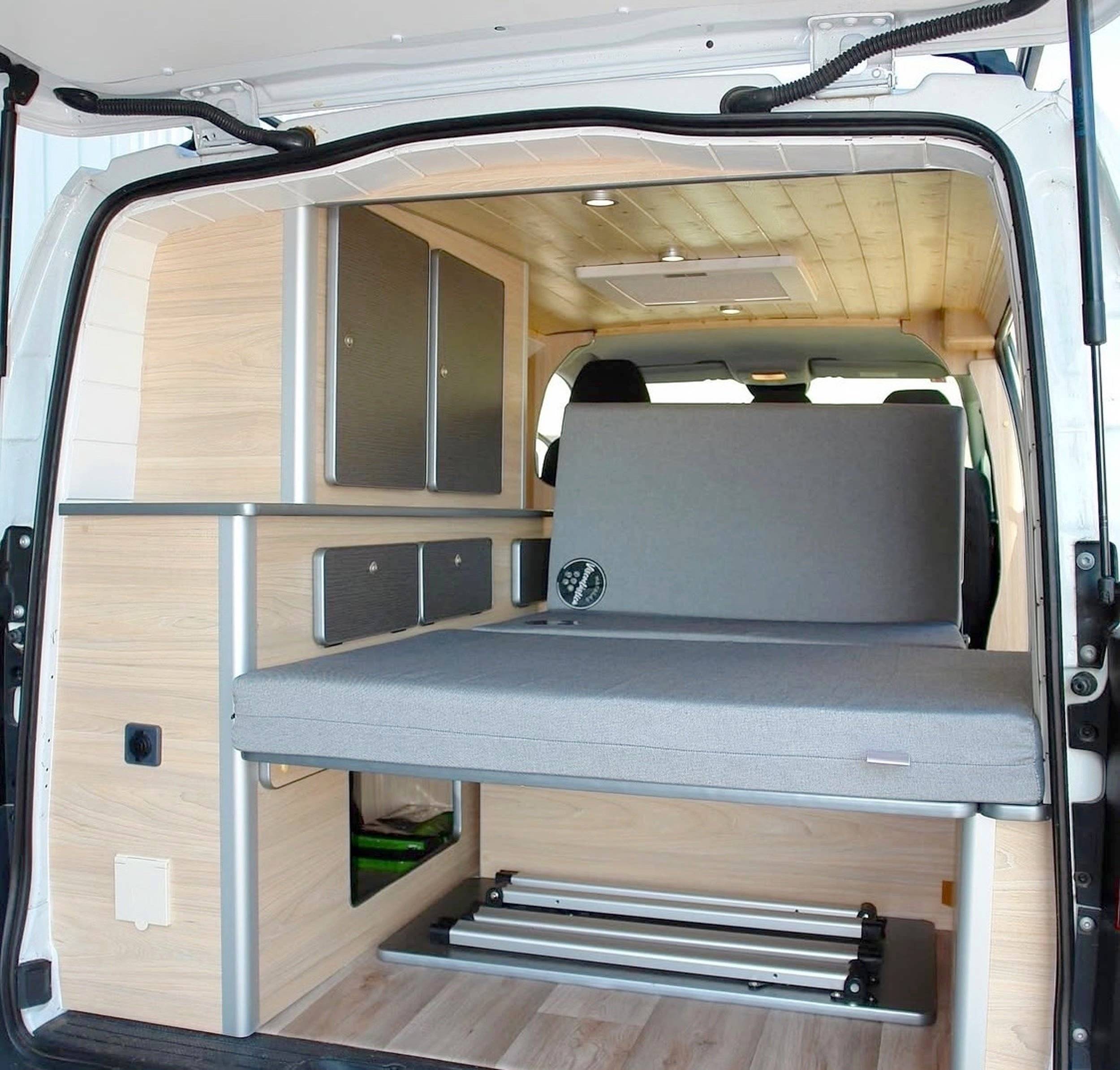 Plazas en cama Mercedes 1,6 l 114 ch - Yescapa