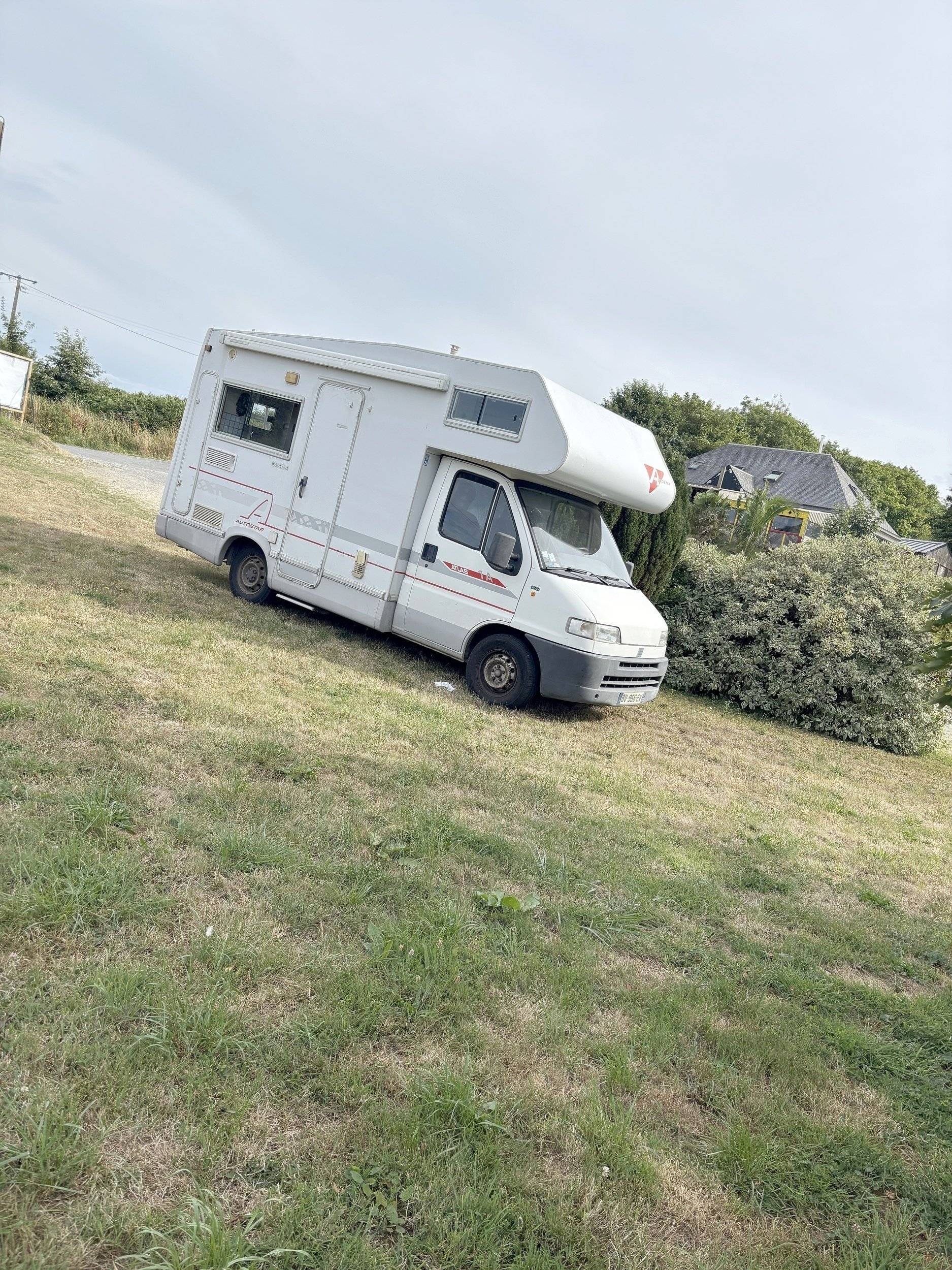 Voorkant 3/4 Fiat Ducato - Yescapa