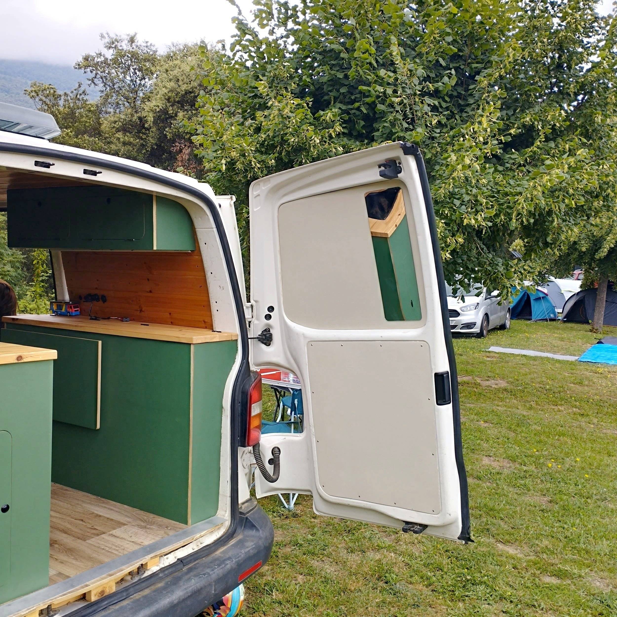 Volkswagen Transporter T5 2.5TDI