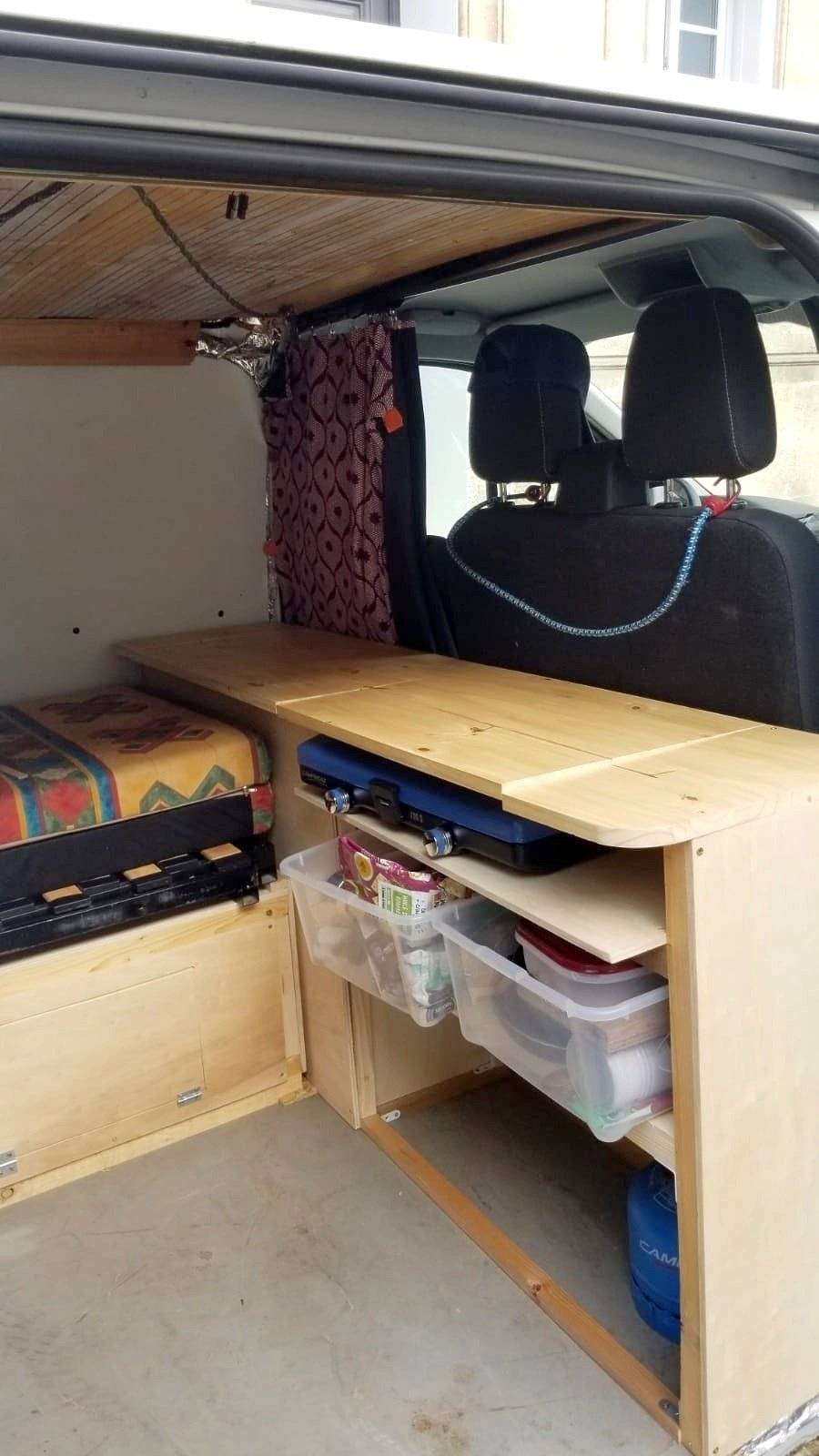 Dinette Ford Transit Custom 2,0 l 130 ch - Yescapa