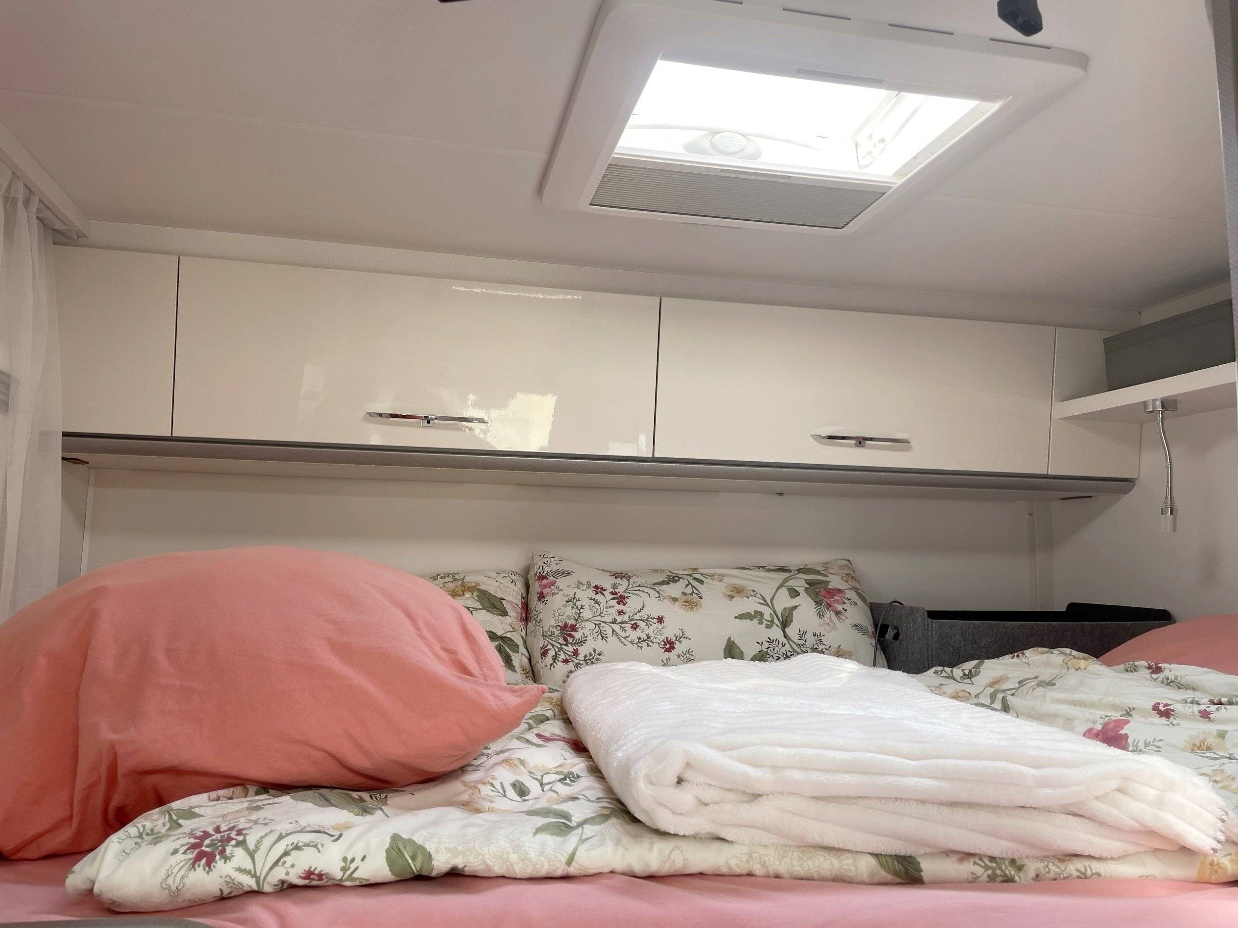 Plazas en cama Ford Transit 2,0 l 130 ch - Yescapa
