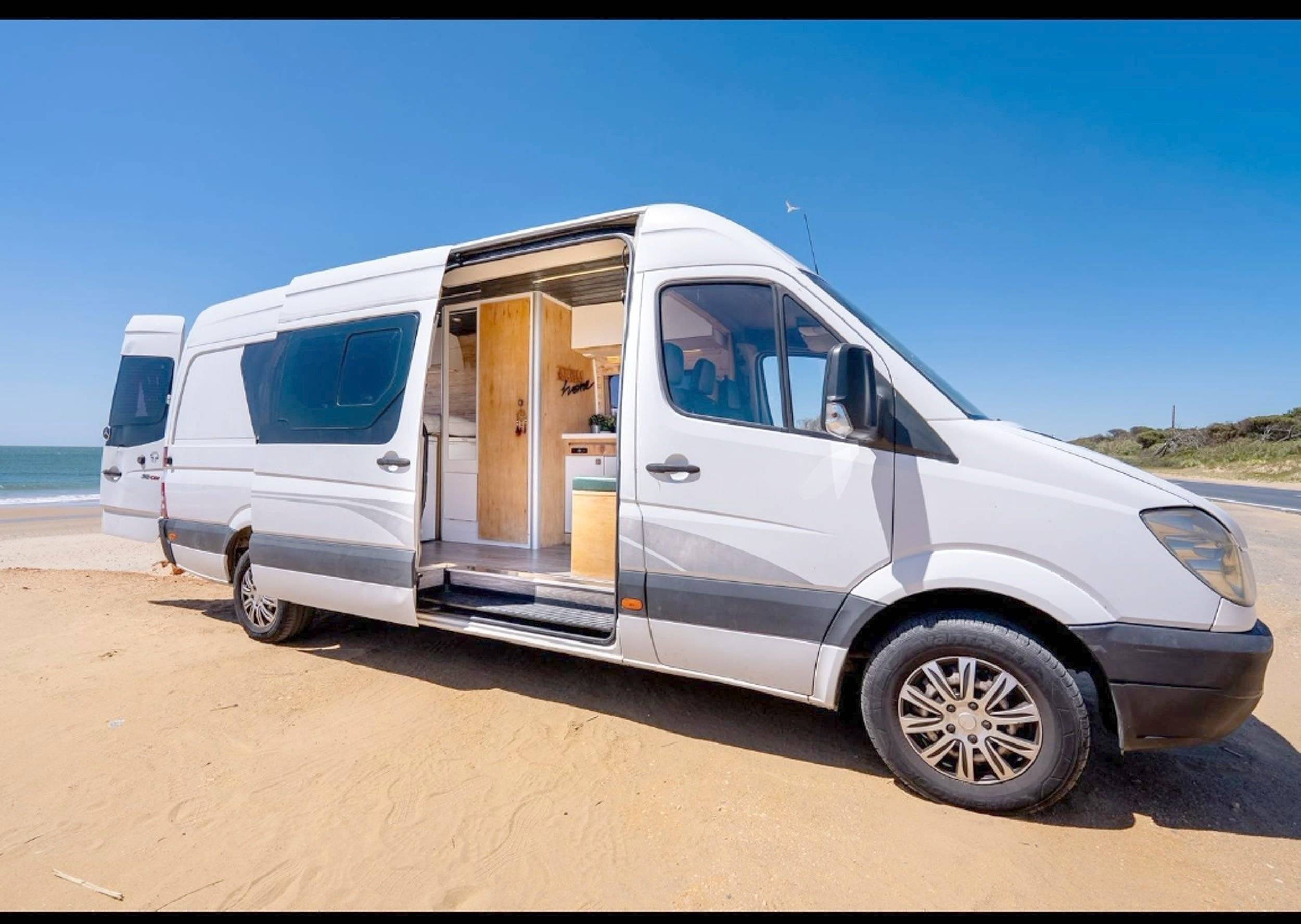 Vista del vehículo ángulo delantero Mercedes Sprinter 315 cdi 150cv - Yescapa