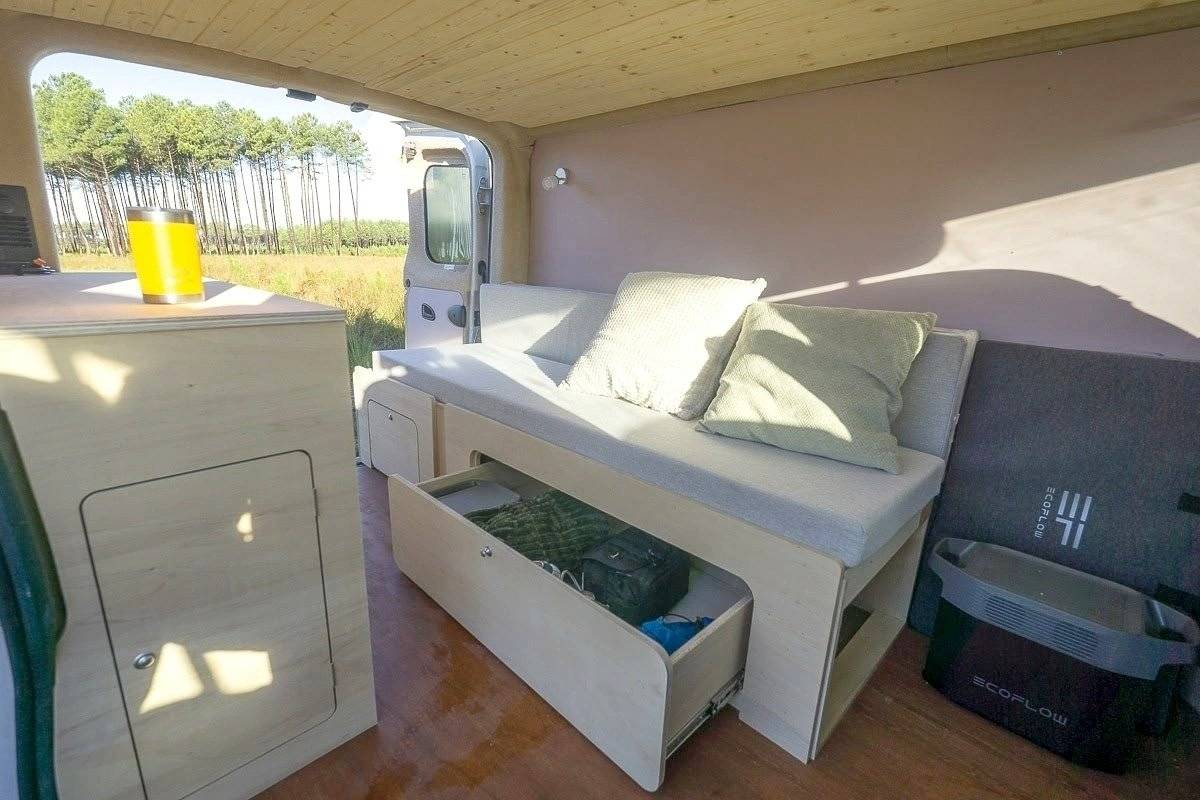 3 C Cartier/Brisebras Atalante